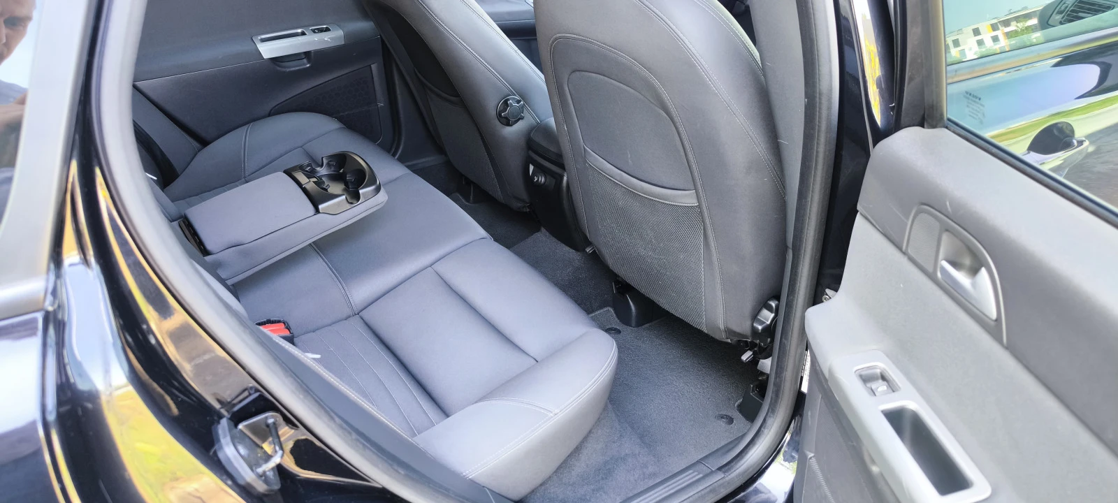 Volvo V50 2, 5i TURBO 4x4 220кс ШВЕЙЦАРИЯ КЛИМАТРОНИК | Mobile.bg — изображение 15