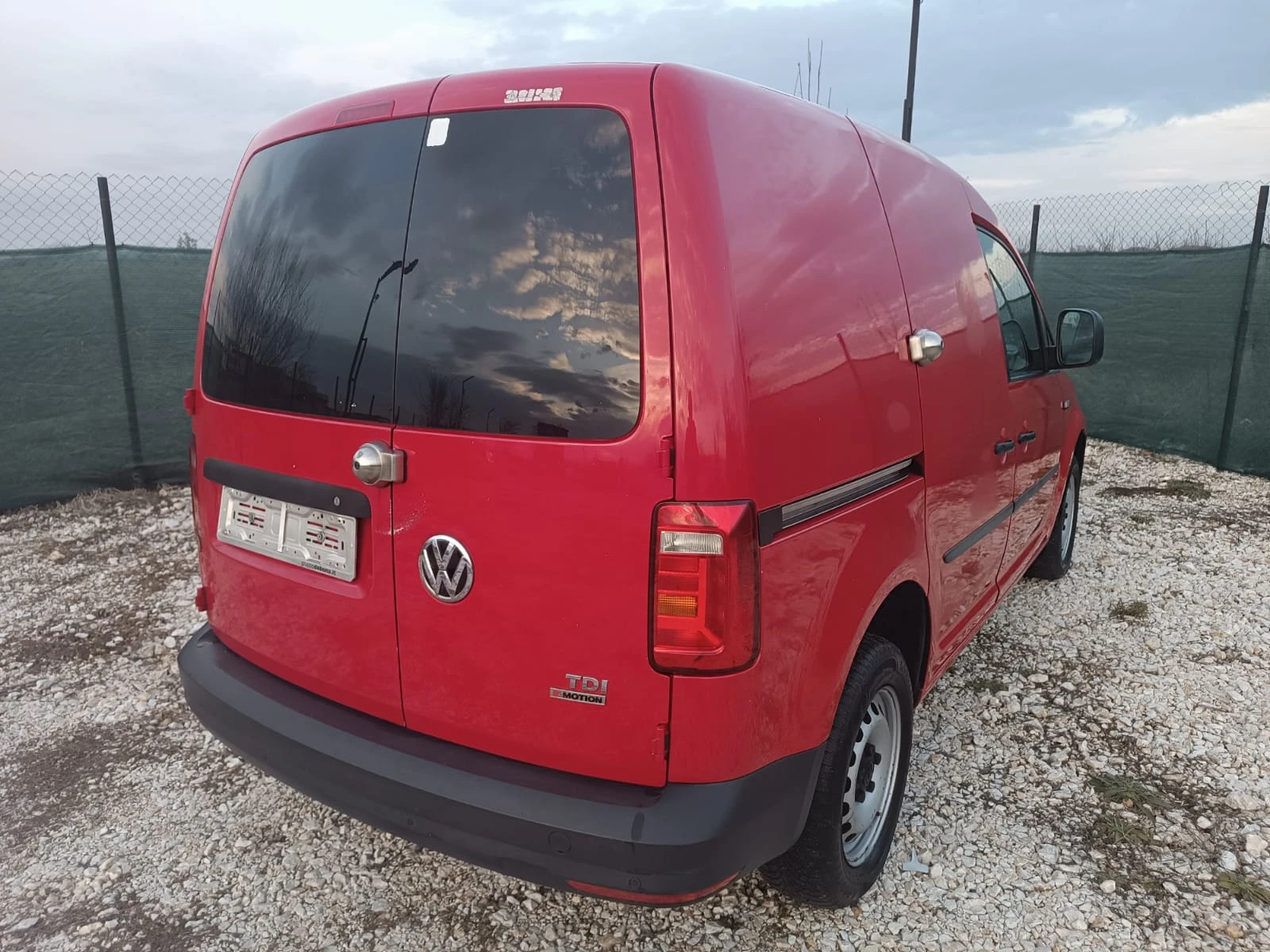 VW Caddy 2.0 TDI 4MOTION - изображение 6