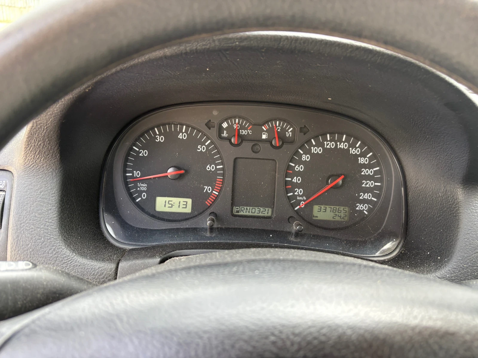 VW Golf 1.6 SR АВТОМАТИК - изображение 9