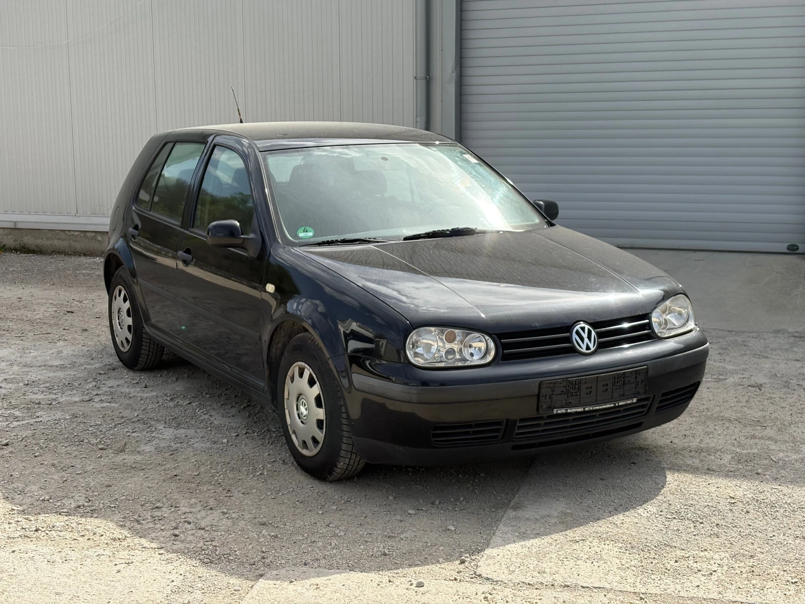 VW Golf 1.6 SR АВТОМАТИК - изображение 3