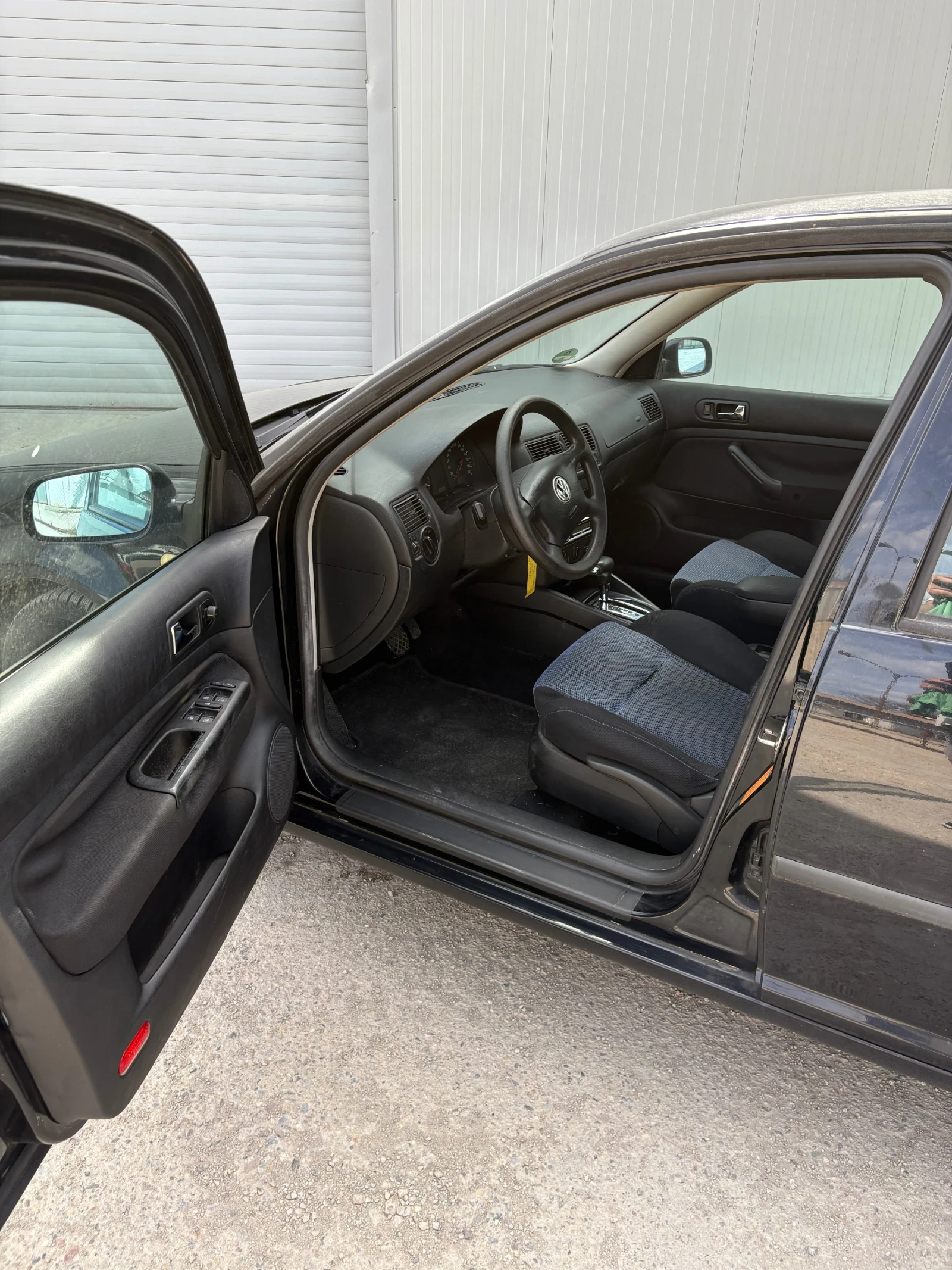 VW Golf 1.6 SR АВТОМАТИК - изображение 7