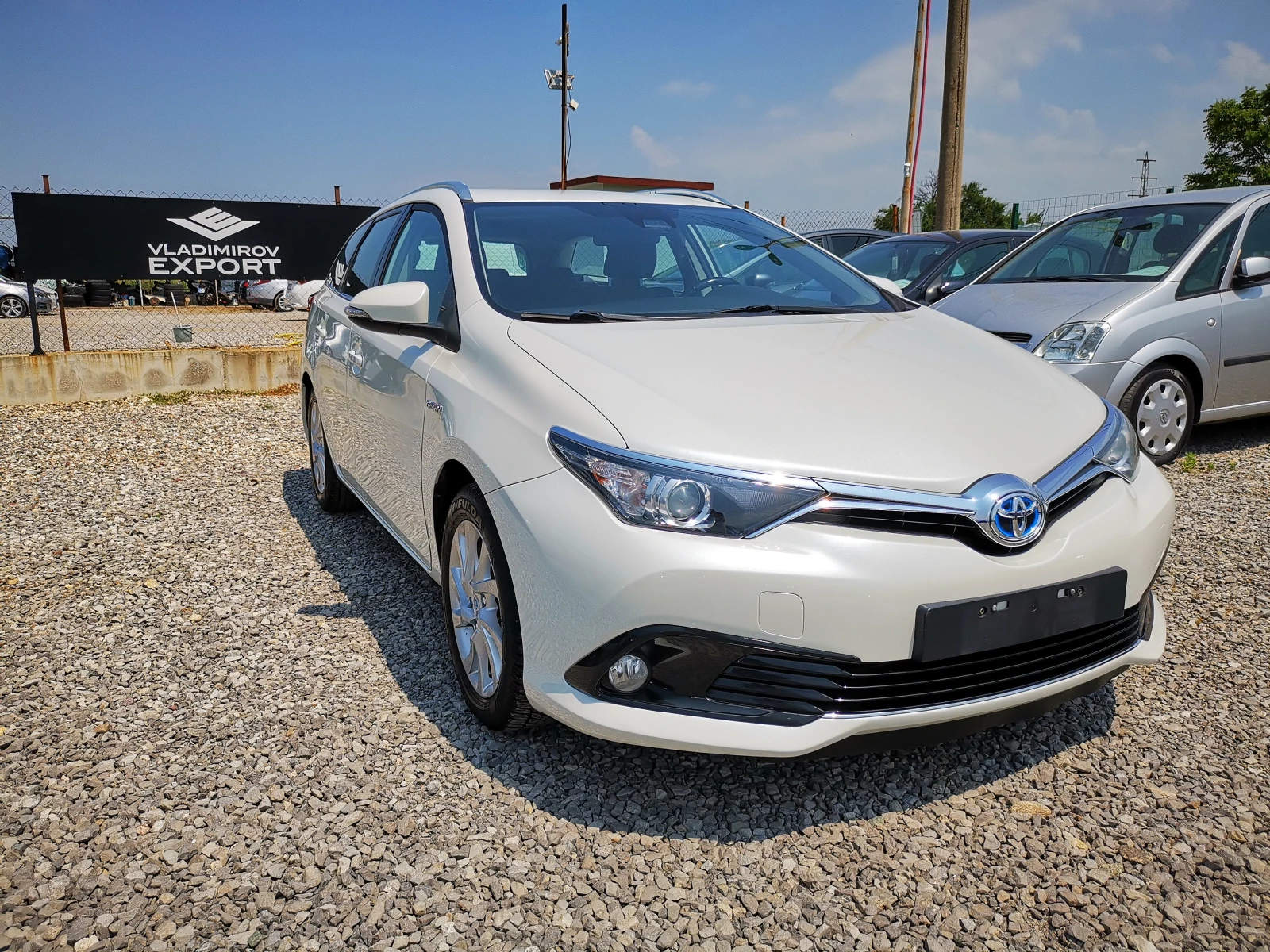 Toyota Auris 1.8 Hybrid E6B - изображение 5