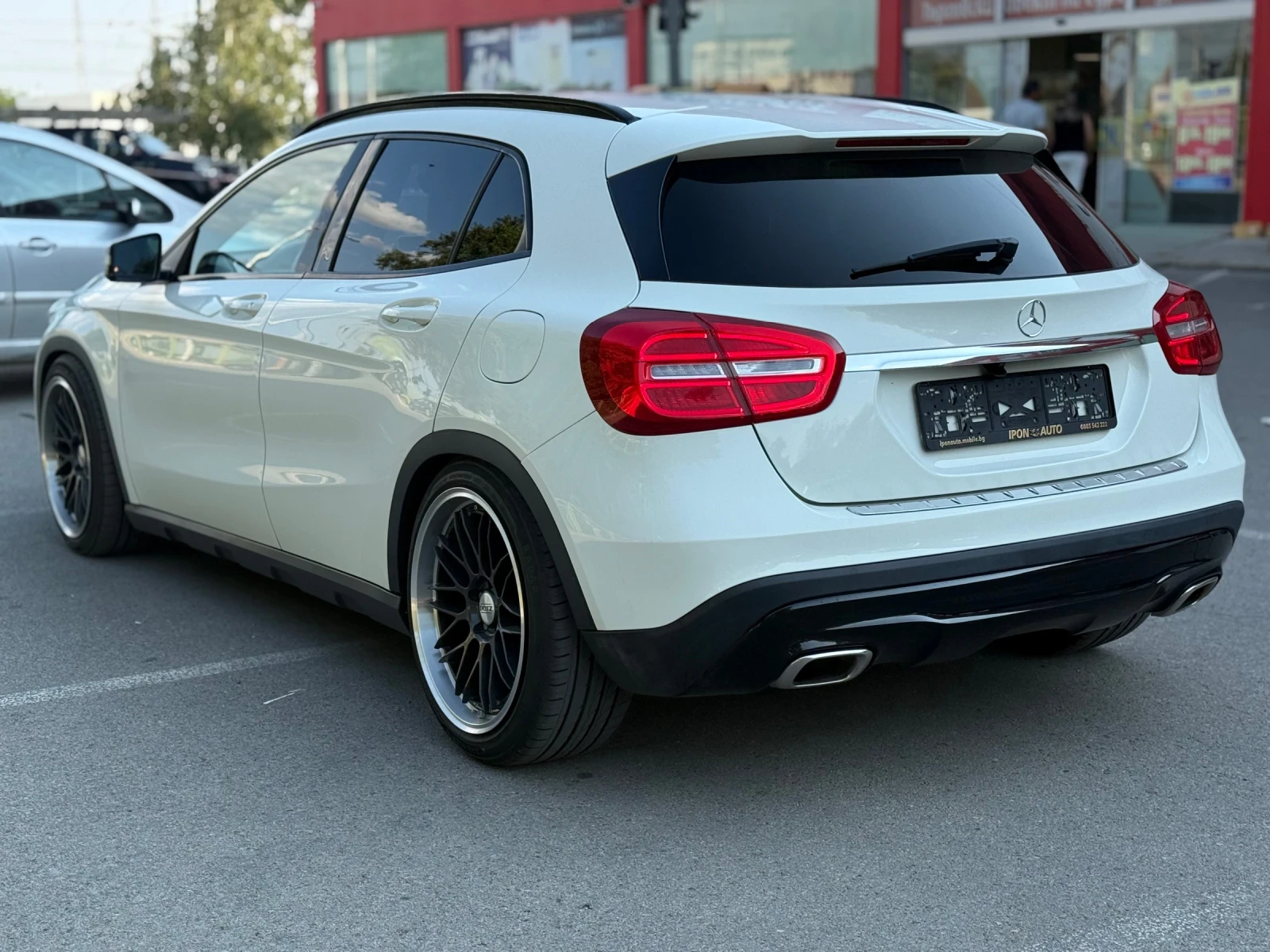 Mercedes-Benz GLA 180 SPORT* AMG* CAMERA* ASSIStLine* Мъртва Точка* ПОДГ - изображение 4