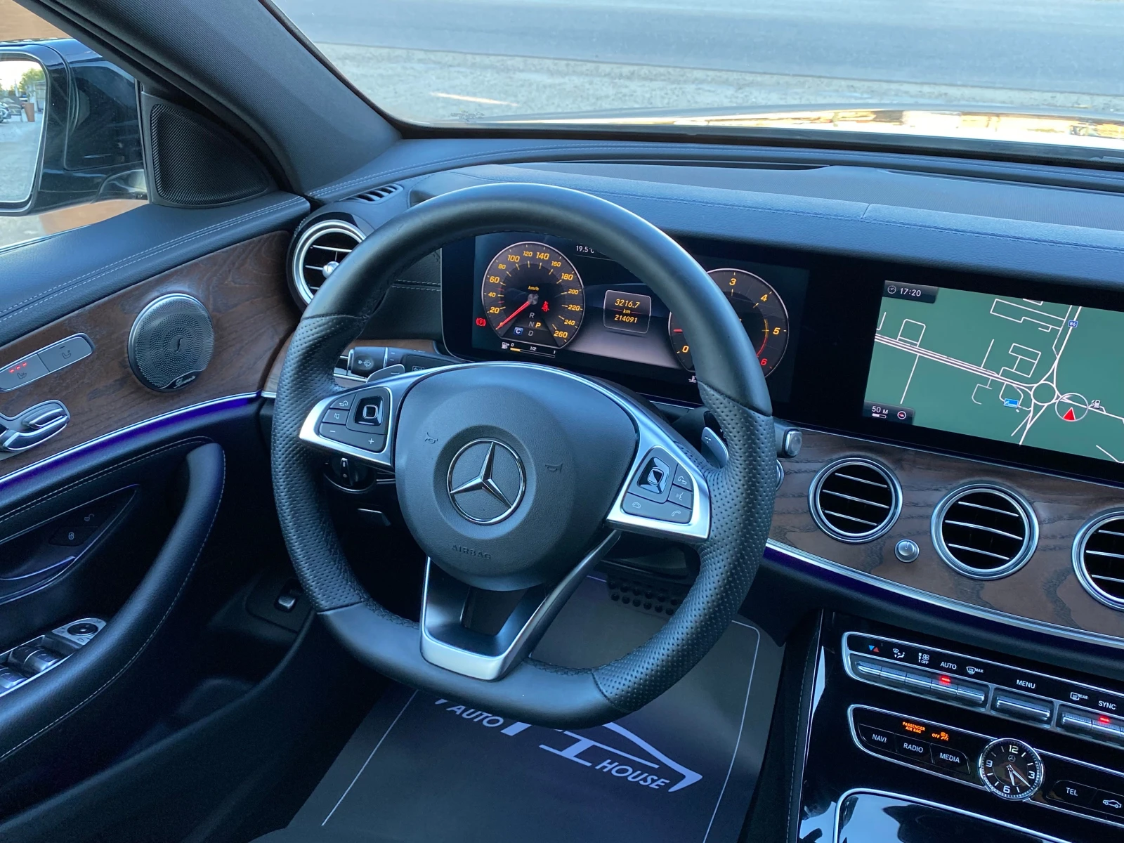 Mercedes-Benz E 350 d* AMG* Key GO* 360* Head UP*  | Mobile.bg   13