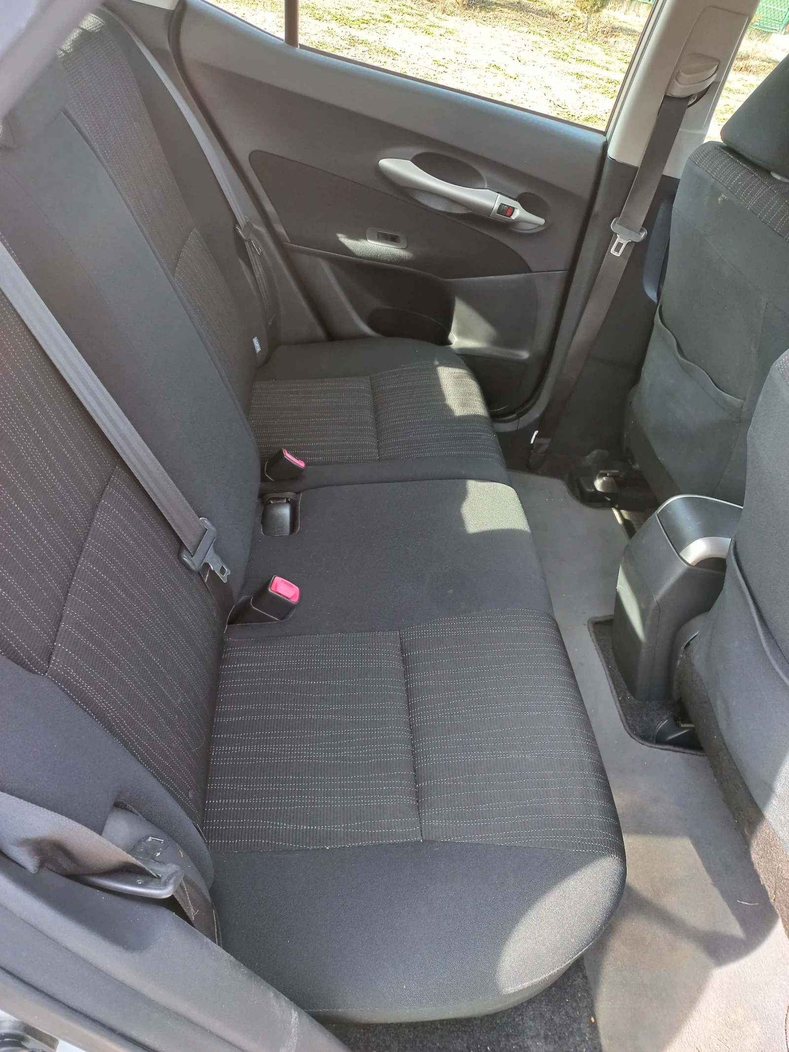 Toyota Auris 1.6  - изображение 5