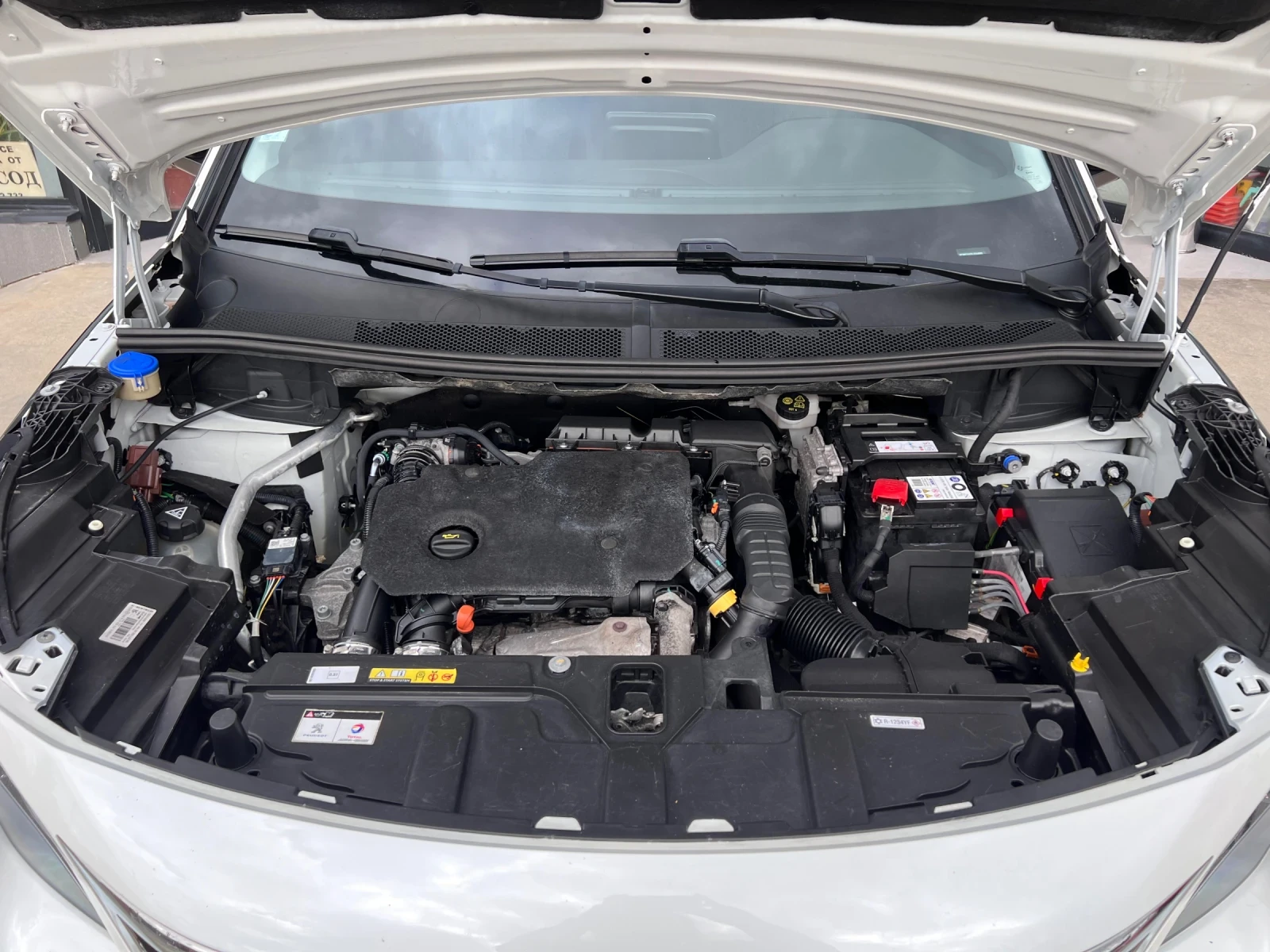 Peugeot 5008 ALLURE 1.5 BlueHDi 6+ 1 места   , снимка 7 - Автомобили и джипове - 53635795
