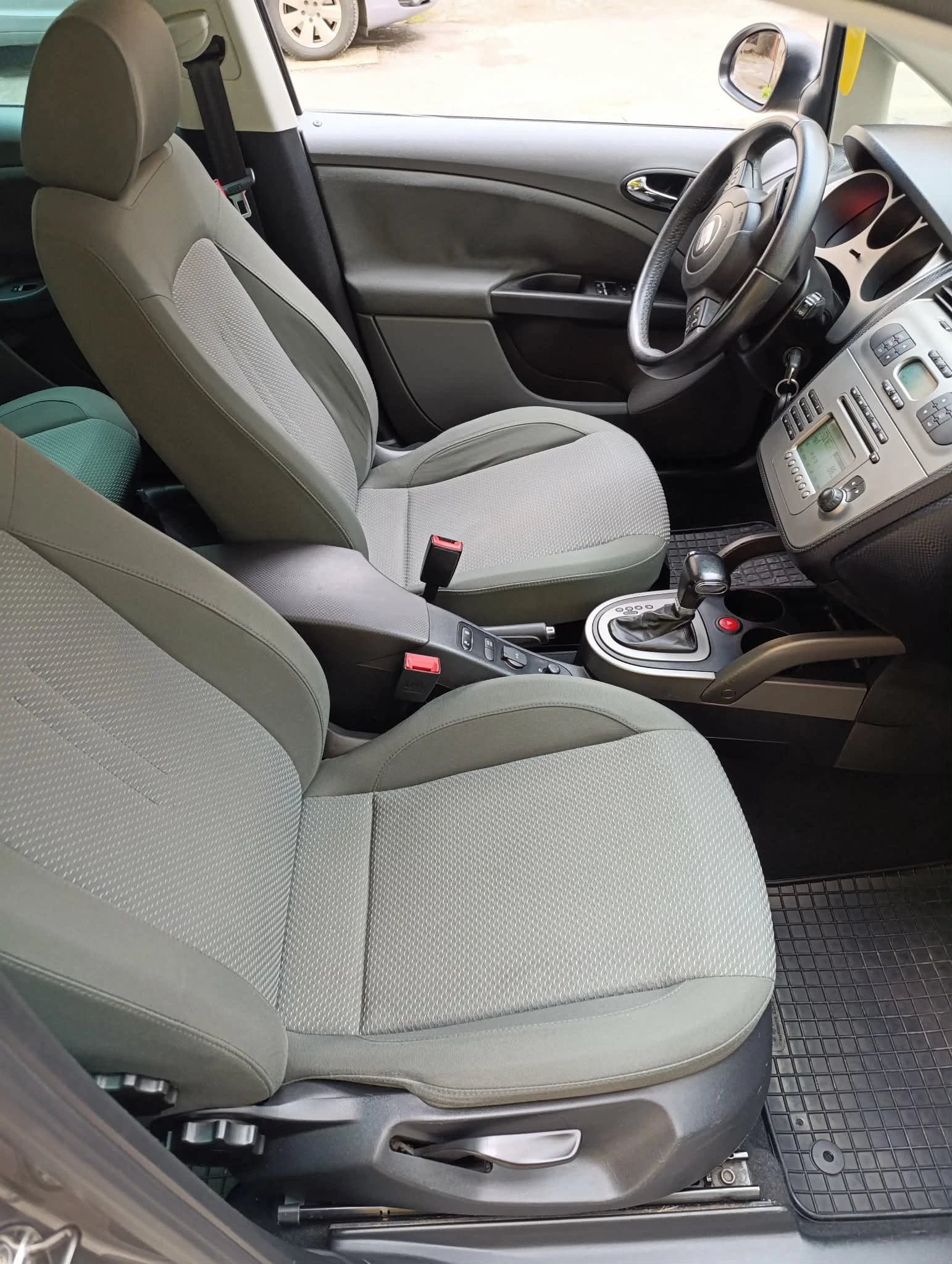 Seat Altea 2.0, снимка 4 - Автомобили и джипове - 53839954