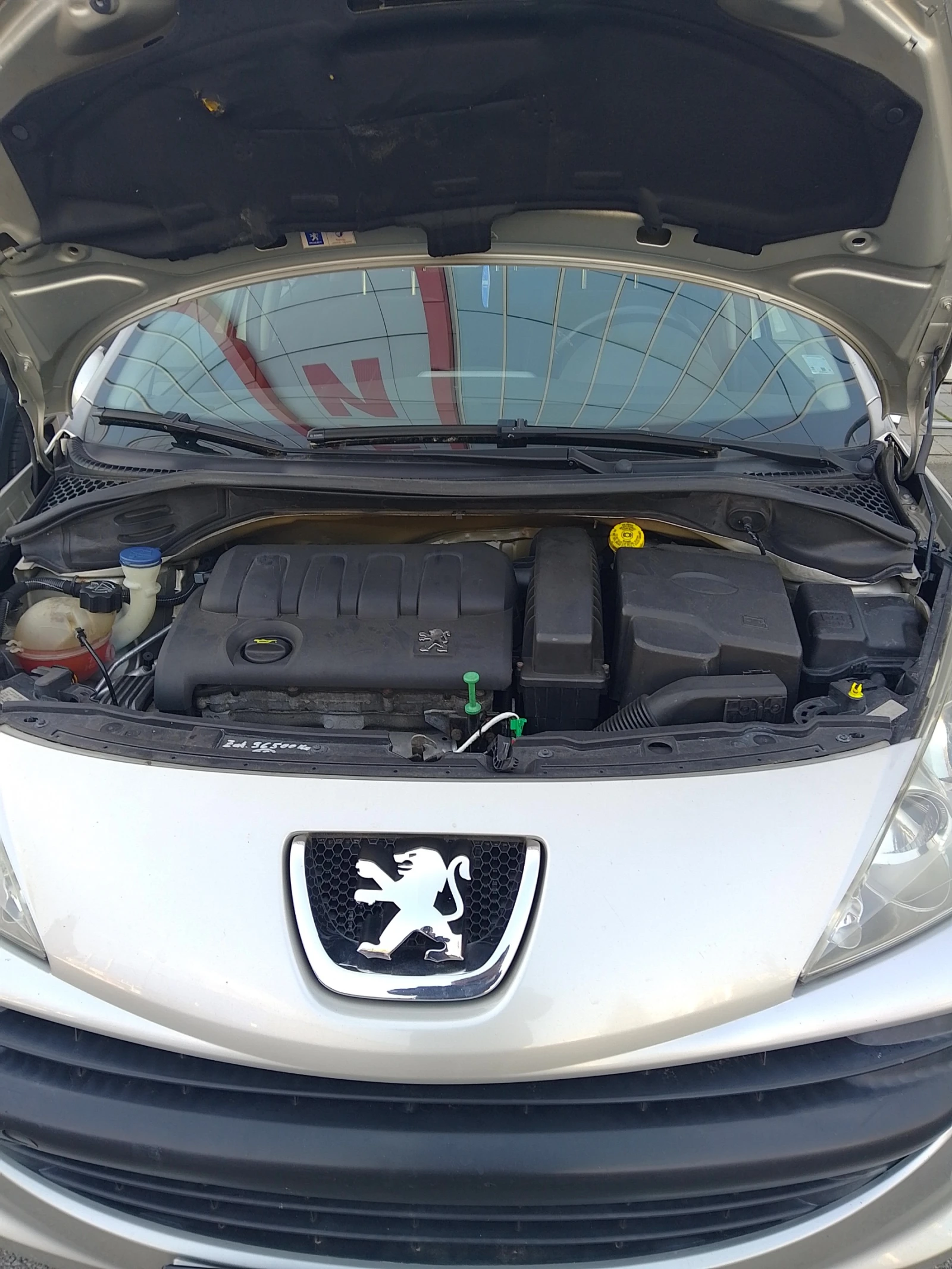 Peugeot 207 1.4 бензин/газ, снимка 13 - Автомобили и джипове - 53900781