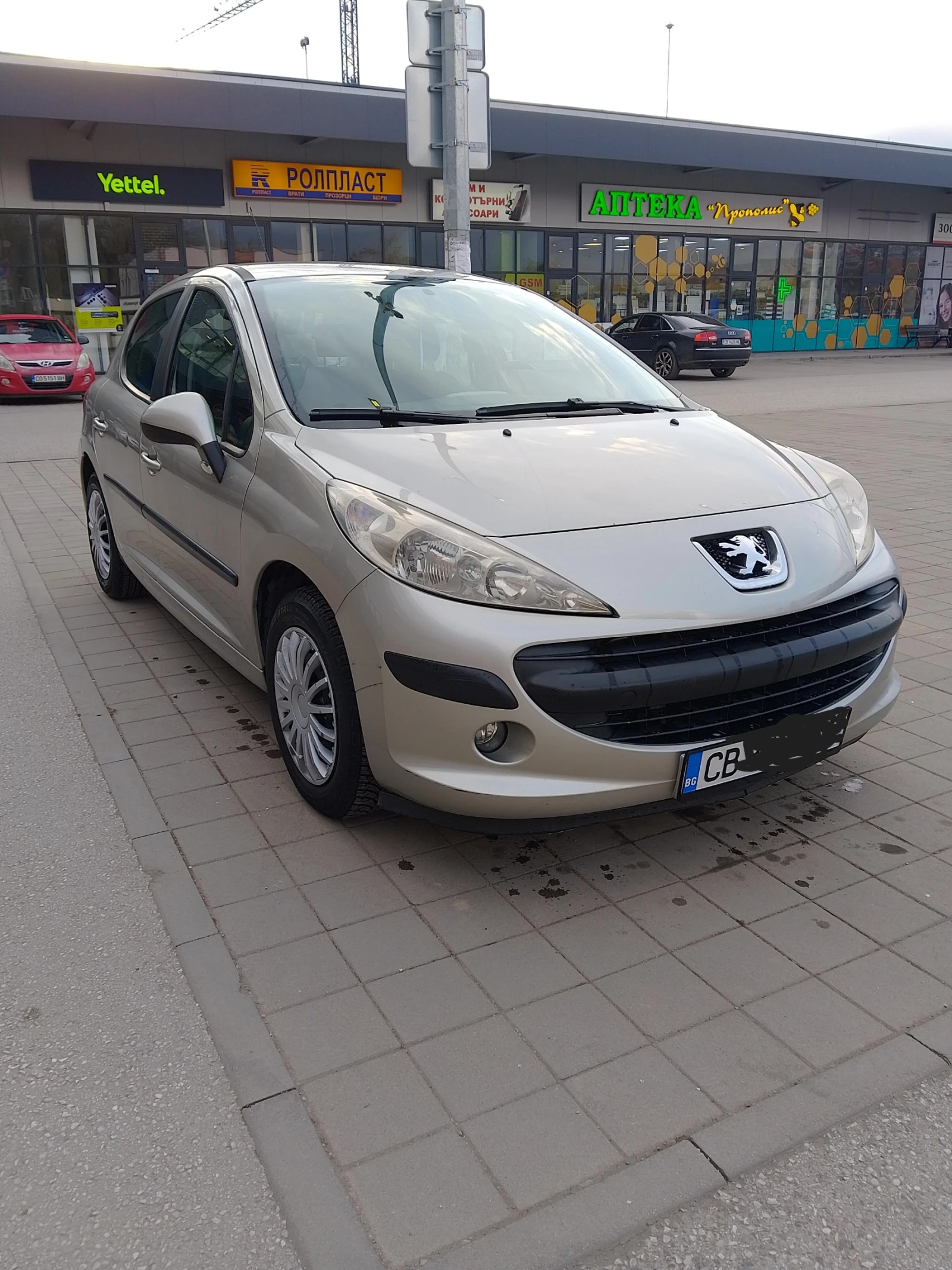 Peugeot 207 1.4 бензин/газ, снимка 2 - Автомобили и джипове - 53900781
