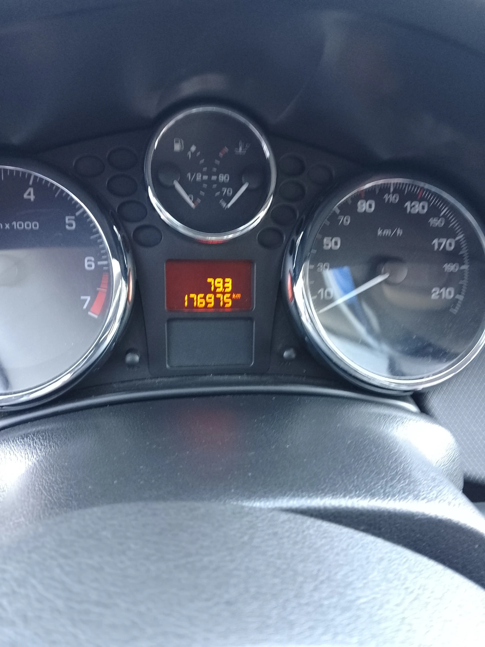 Peugeot 207 1.4 бензин/газ, снимка 17 - Автомобили и джипове - 53900781