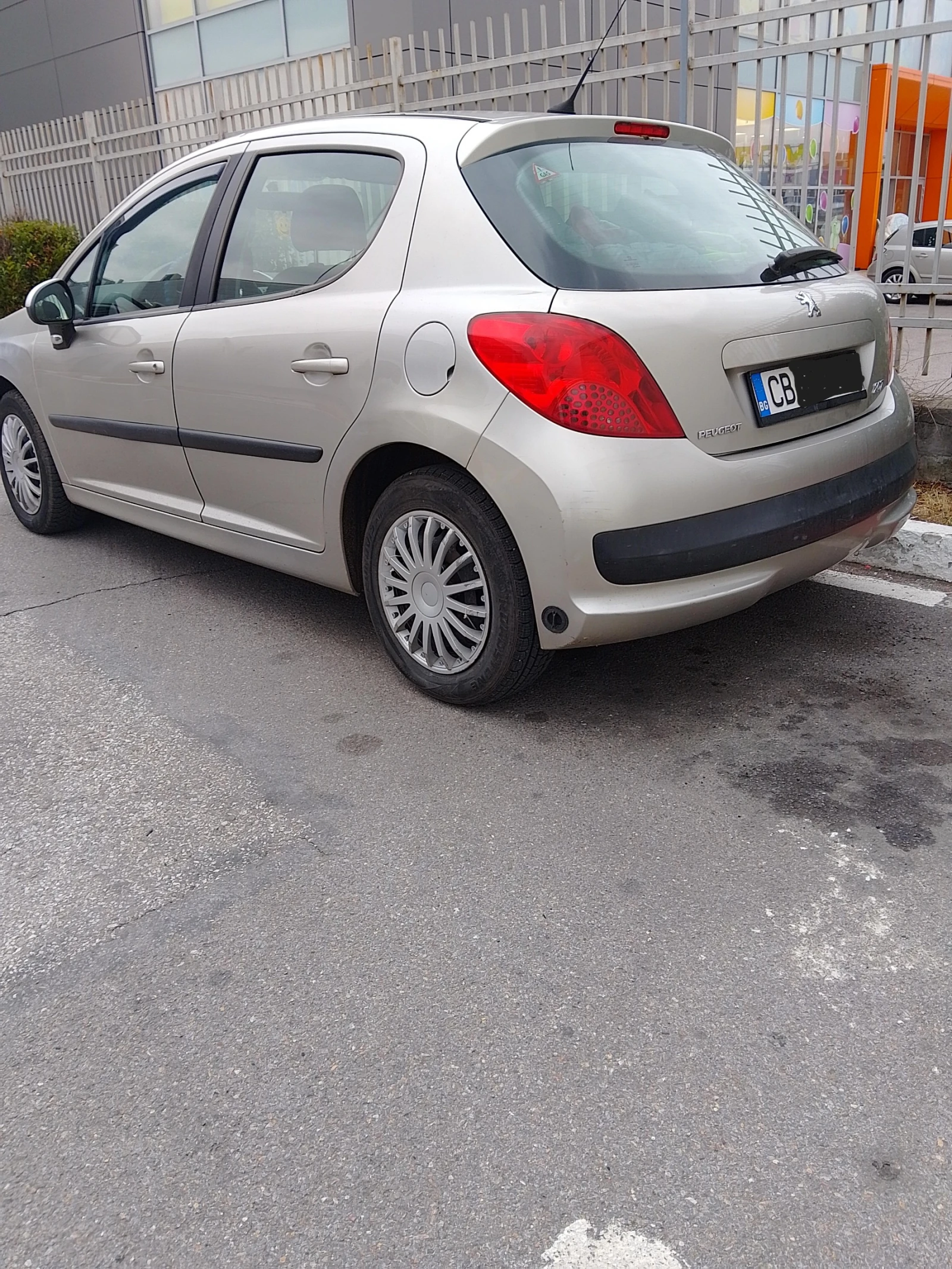 Peugeot 207 1.4 бензин/газ, снимка 15 - Автомобили и джипове - 53900781