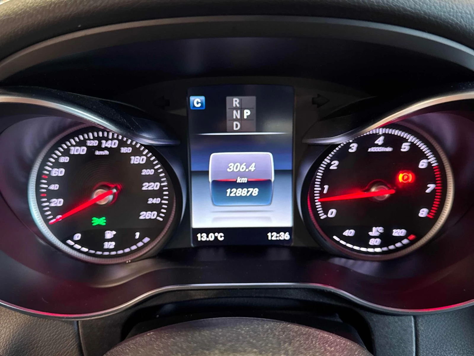 Mercedes-Benz C 300 4MATIC С РЕГИСТРАЦИЯ & АВТО КРЕДИТ , снимка 7 - Автомобили и джипове - 54067750