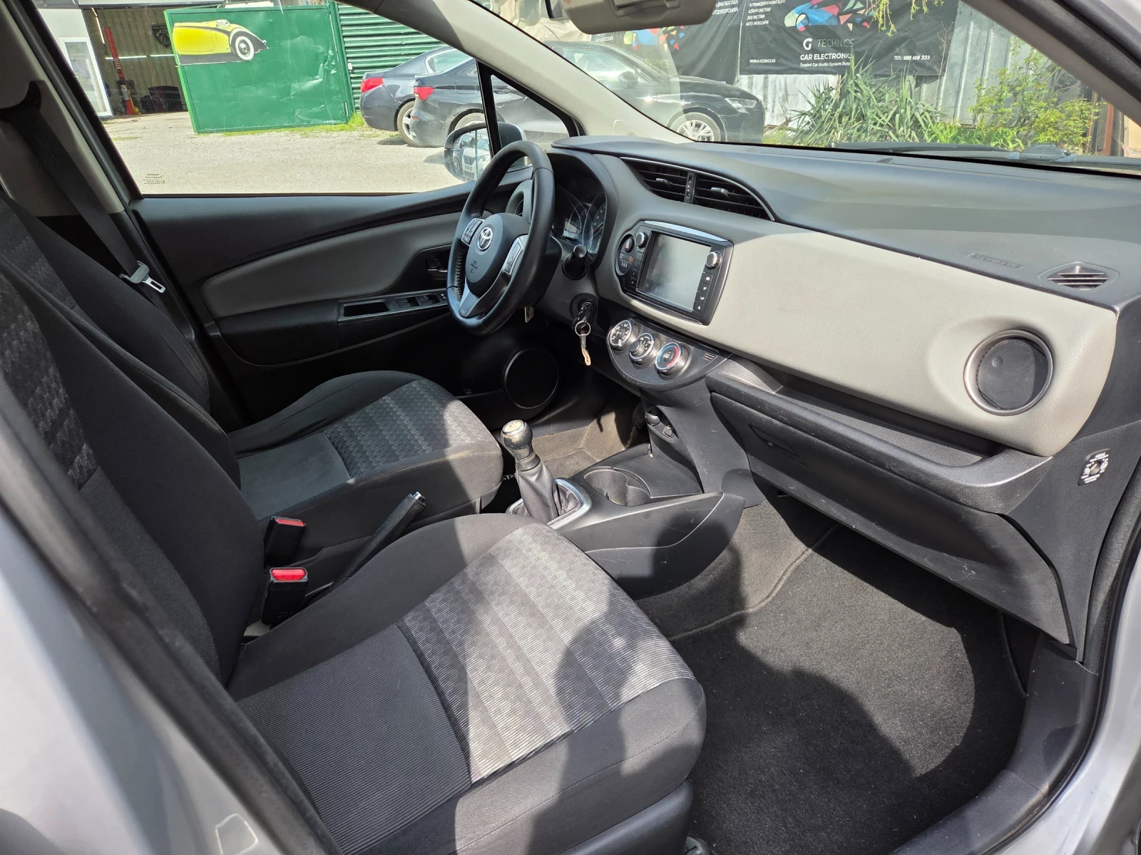 Toyota Yaris, снимка 9 - Автомобили и джипове - 54167504