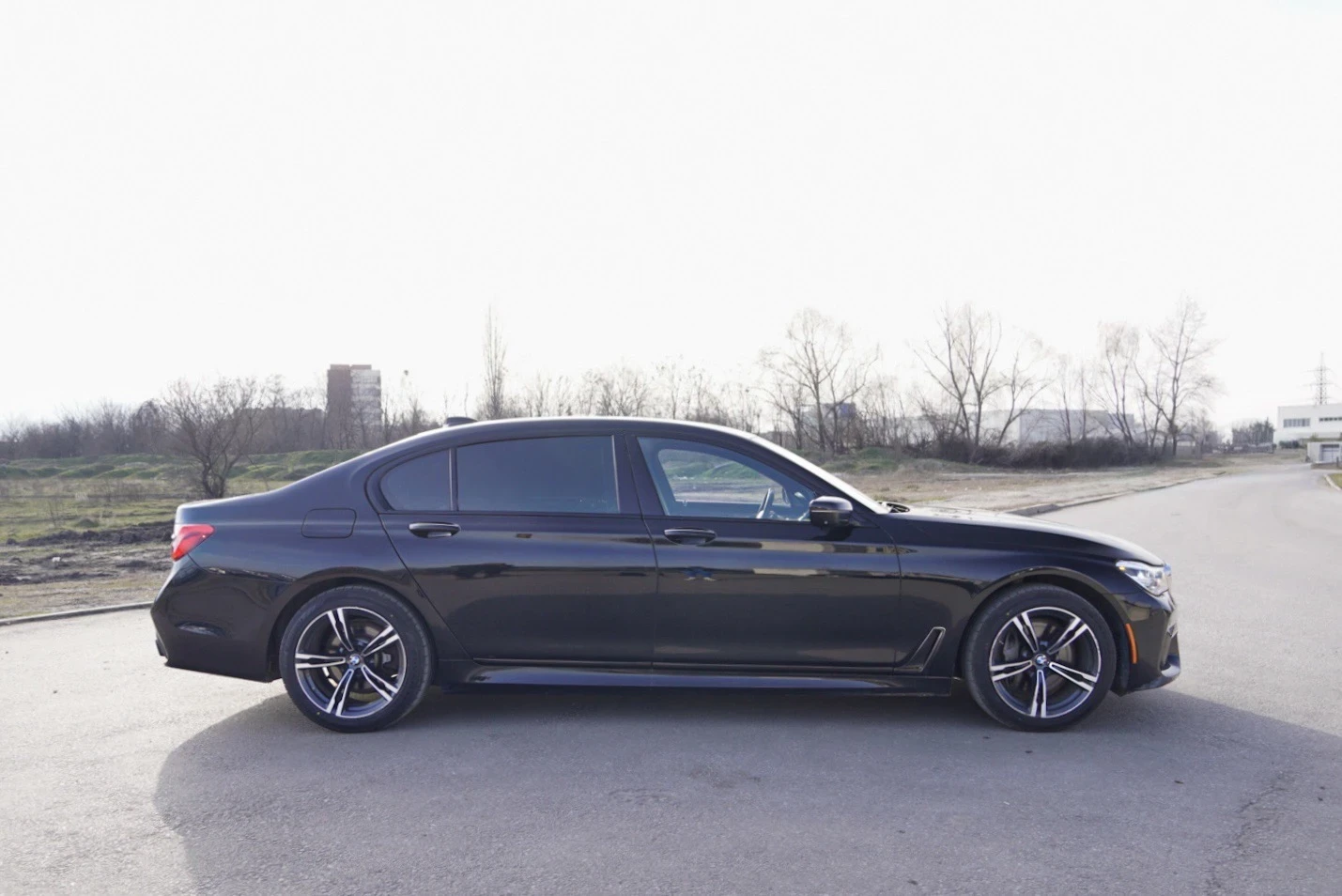 BMW 750 750LI Xdrive Carbon FULL MAX, снимка 3 - Автомобили и джипове - 54373058