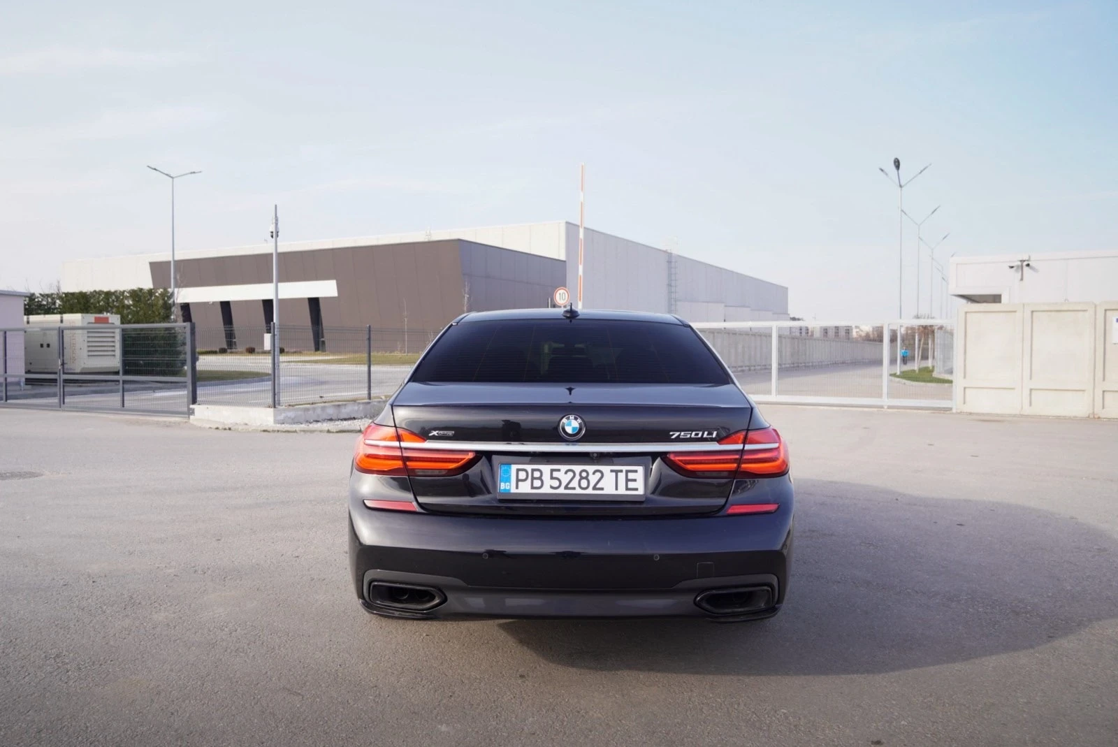 BMW 750 750LI Xdrive Carbon FULL MAX, снимка 4 - Автомобили и джипове - 54373058
