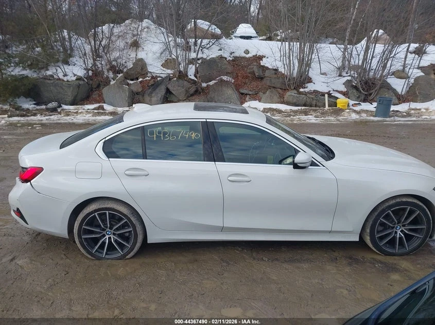 BMW 330 2.0l I xDrive, снимка 13 - Автомобили и джипове - 54383894