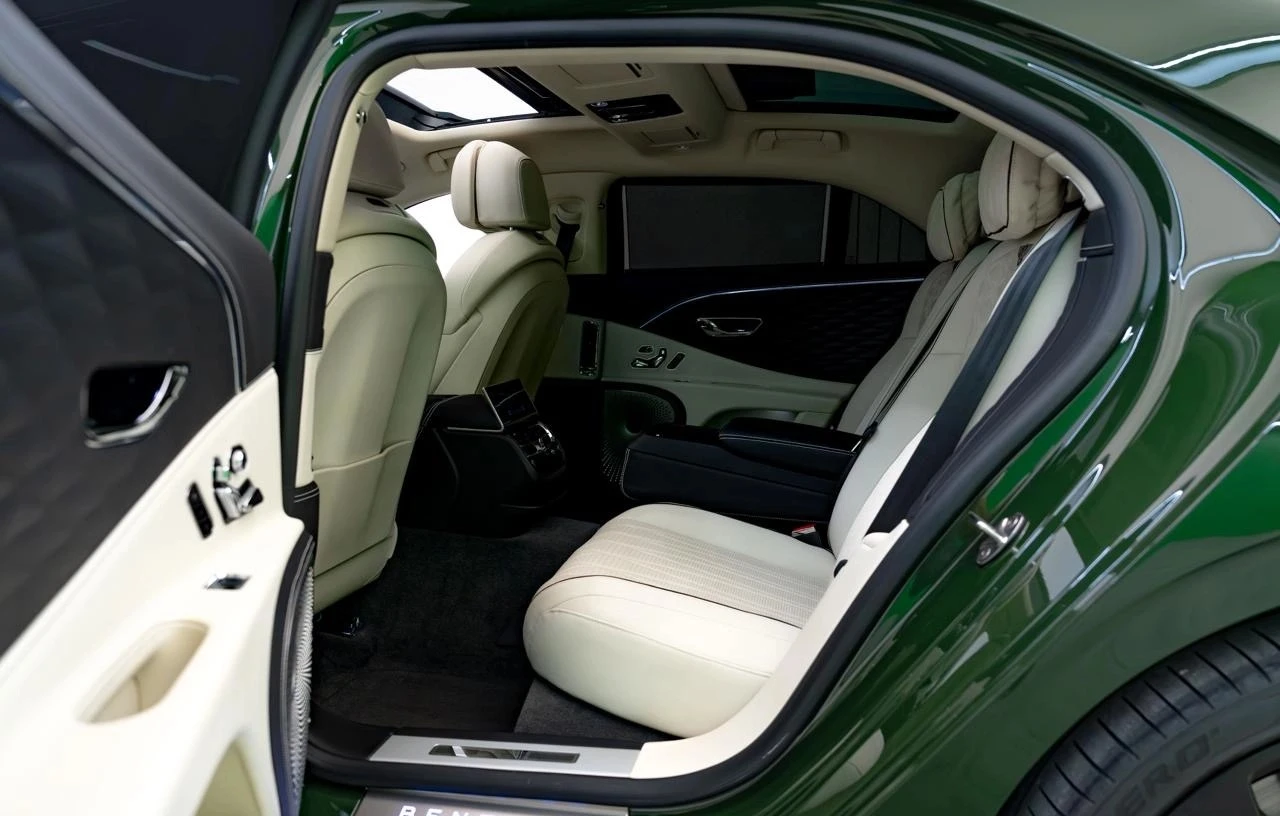 Bentley Flying Spur 4.0 V8 AWD, снимка 10 - Автомобили и джипове - 54641324