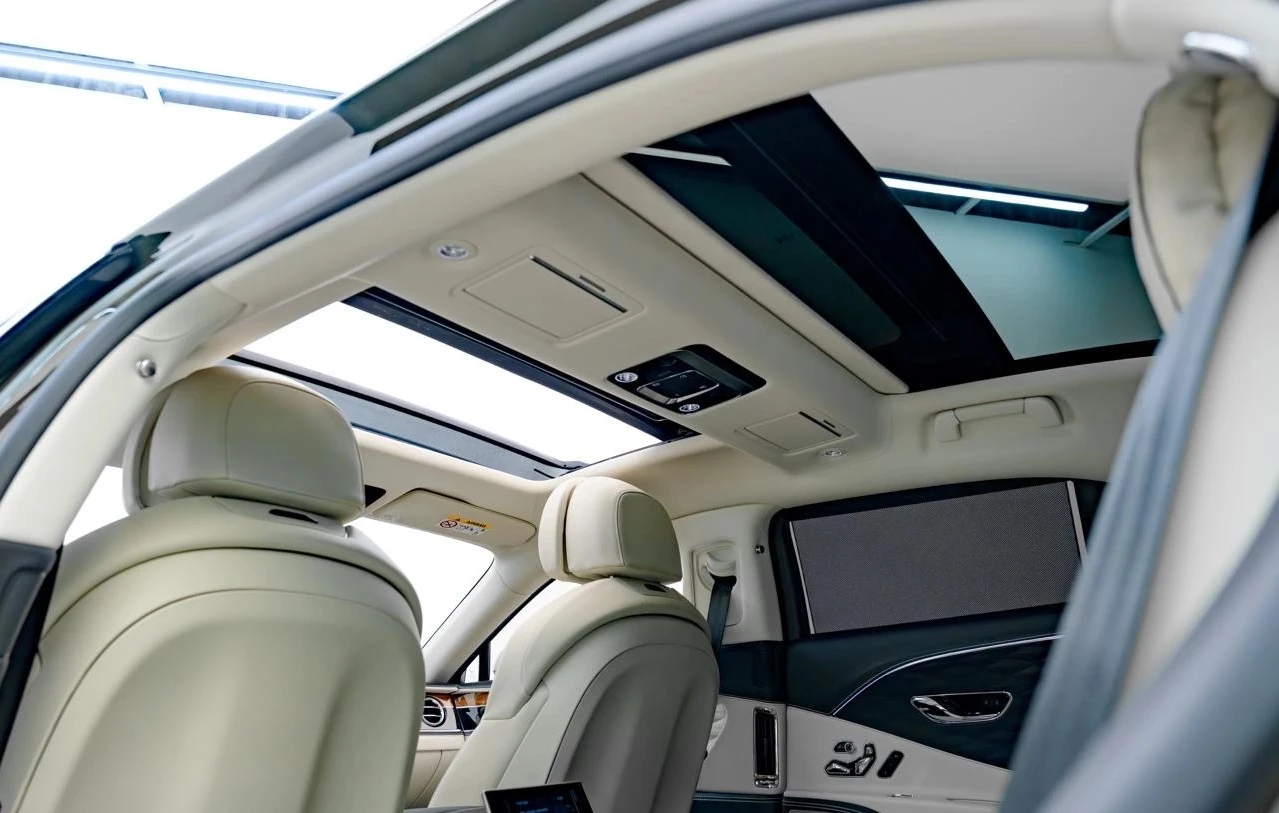 Bentley Flying Spur 4.0 V8 AWD, снимка 6 - Автомобили и джипове - 54641324