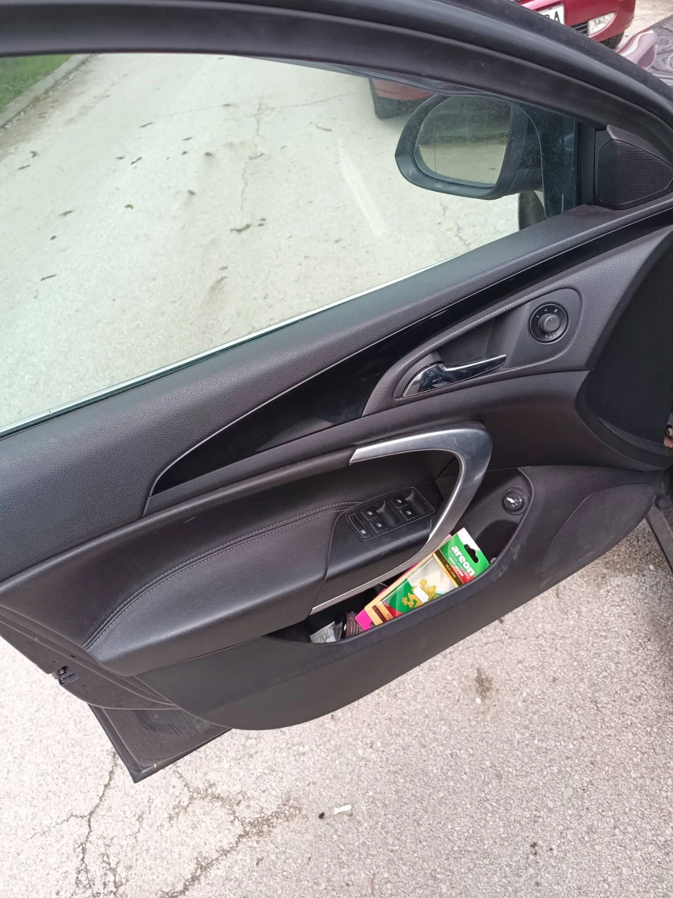 Opel Insignia 2.0 cdti 4X4, снимка 11 - Автомобили и джипове - 55729351
