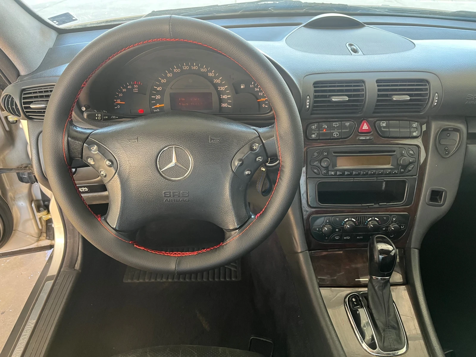 Mercedes-Benz C 200, снимка 7 - Автомобили и джипове - 55547303