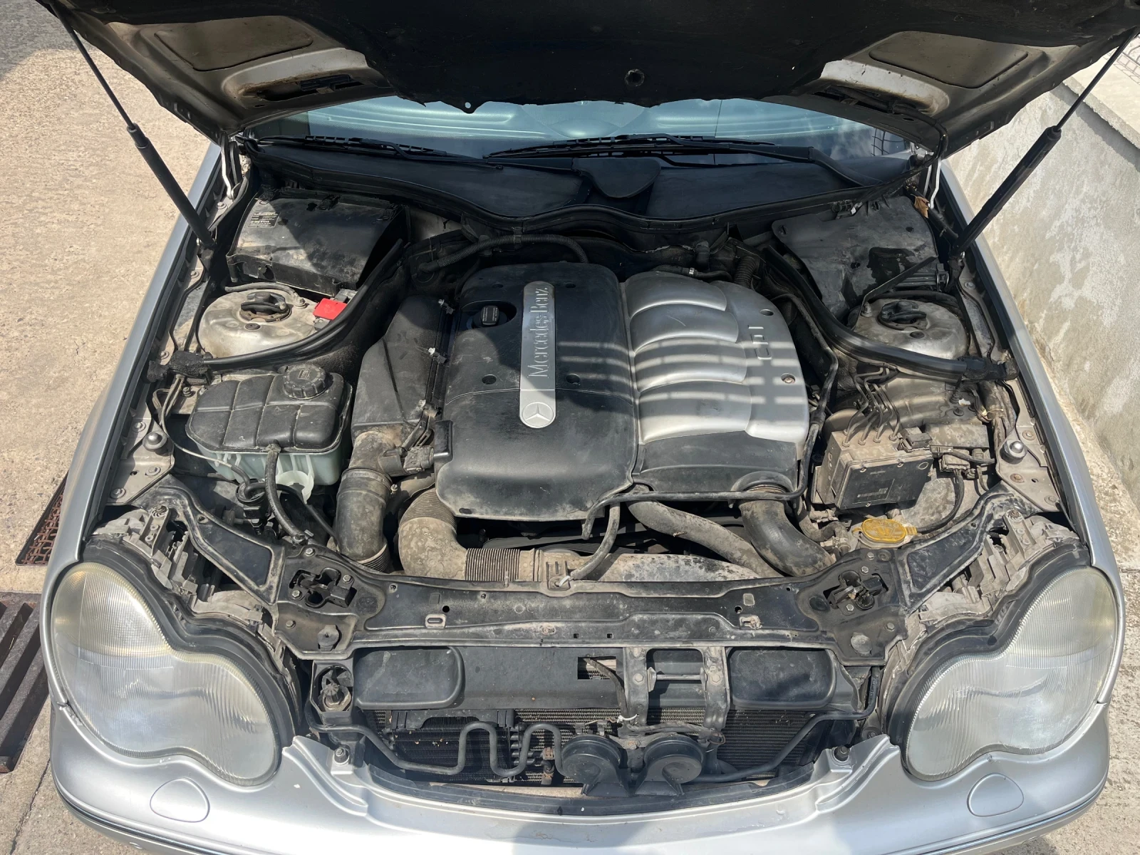 Mercedes-Benz C 200, снимка 11 - Автомобили и джипове - 55547303