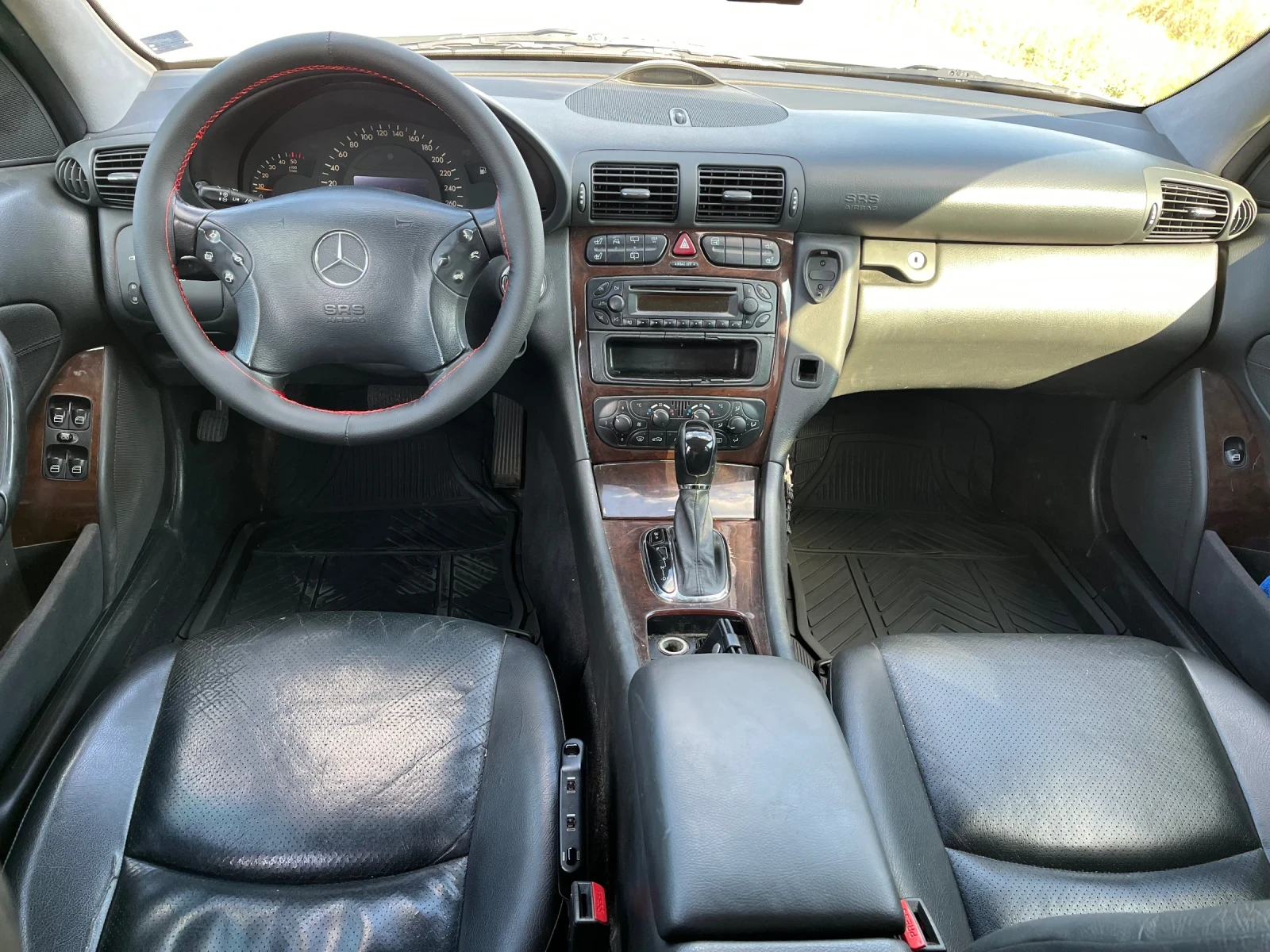 Mercedes-Benz C 200, снимка 5 - Автомобили и джипове - 55547303