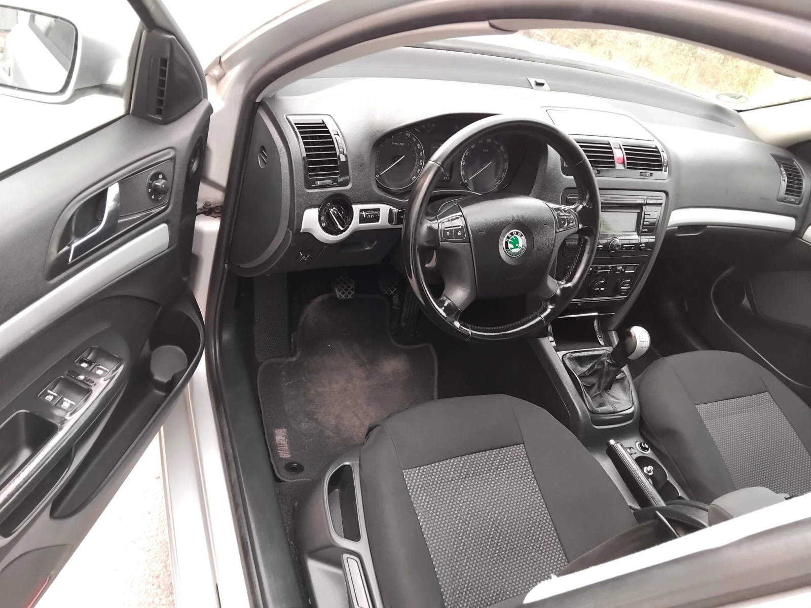 Skoda Octavia 2.0i.150k.4+ 4.6скр.+ ГАЗОВ ИНЖЕКЦИОН , снимка 15 - Автомобили и джипове - 55824975