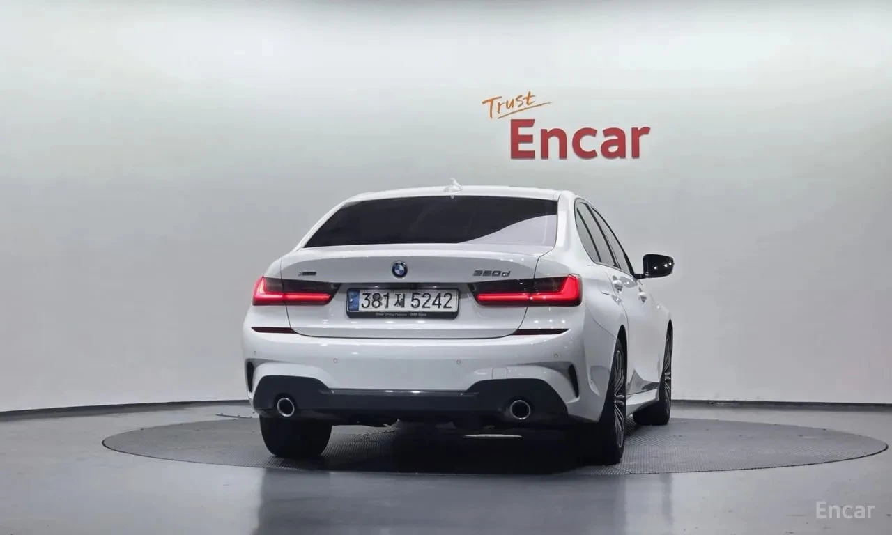 BMW 320 d xDrive M Sport | ДИСТРОНИК | 360 | HUD, снимка 4 - Автомобили и джипове - 55888778