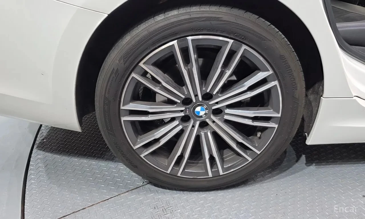 BMW 320 d xDrive M Sport | ДИСТРОНИК | 360 | HUD, снимка 5 - Автомобили и джипове - 55888778