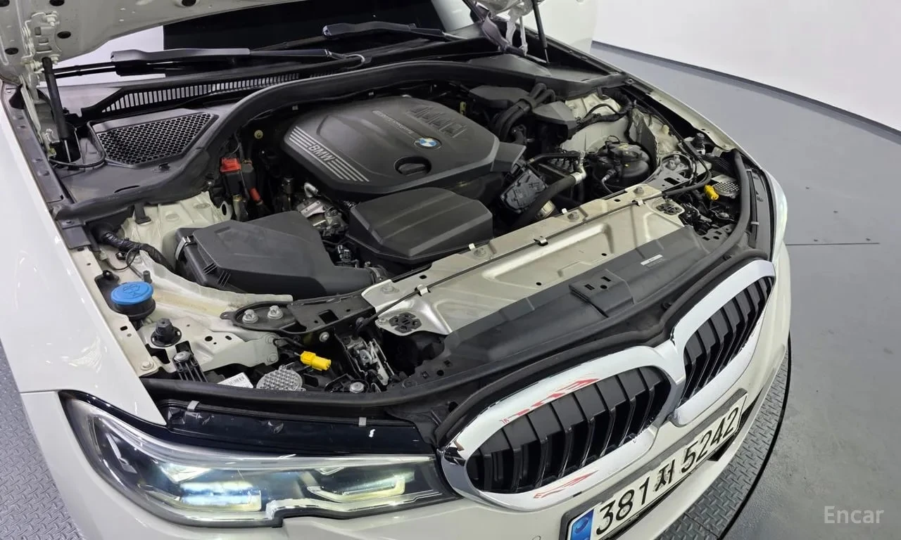 BMW 320 d xDrive M Sport | ДИСТРОНИК | 360 | HUD, снимка 6 - Автомобили и джипове - 55888778