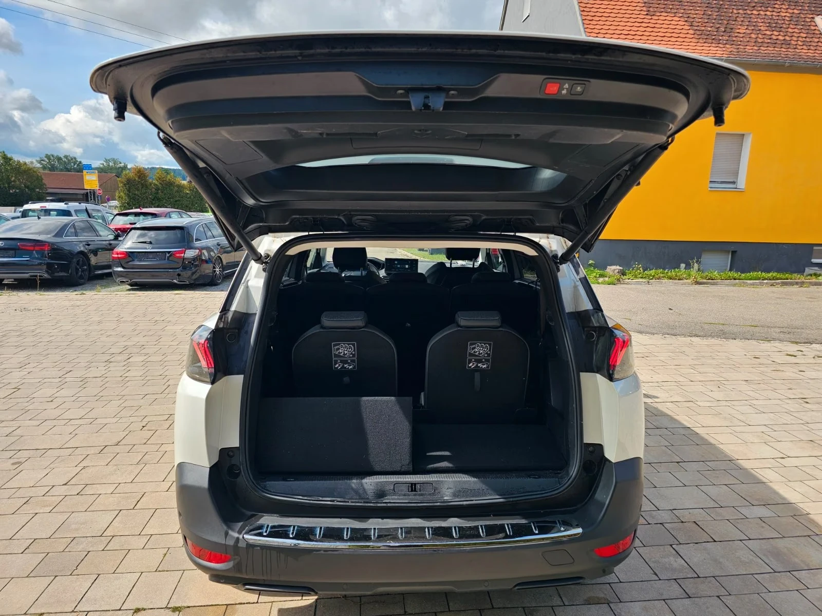 Peugeot 5008 Allure Pack, снимка 16 - Автомобили и джипове - 56735682