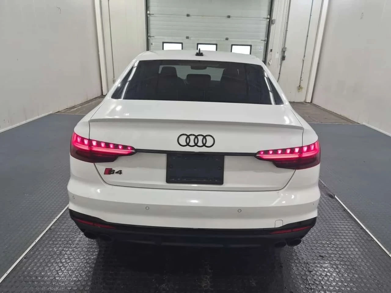 Audi S4, снимка 4 - Автомобили и джипове - 56737581