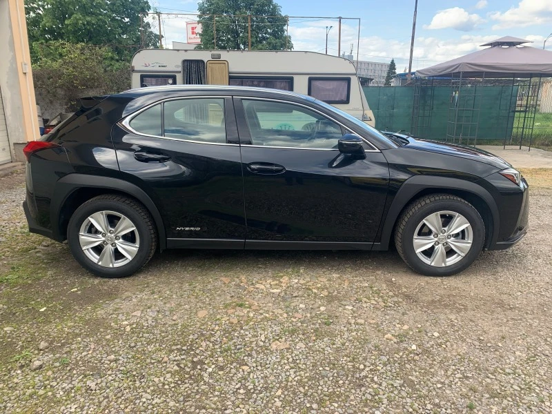 Lexus UX 250h-2.0HEV, снимка 4 - Автомобили и джипове - 45360888