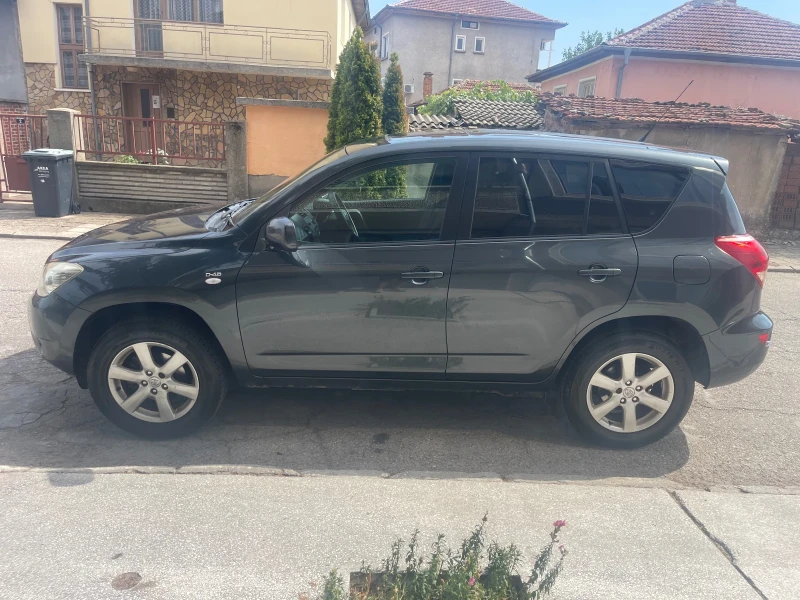 Toyota Rav4 D4D, снимка 5 - Автомобили и джипове - 48187576