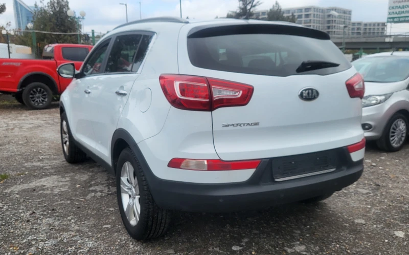 Kia Sportage  1.6i -86х.км. -, снимка 4 - Автомобили и джипове - 47484453