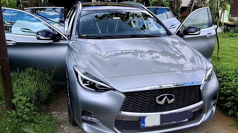Infiniti Q30 Q30S, снимка 8 - Автомобили и джипове - 52449456