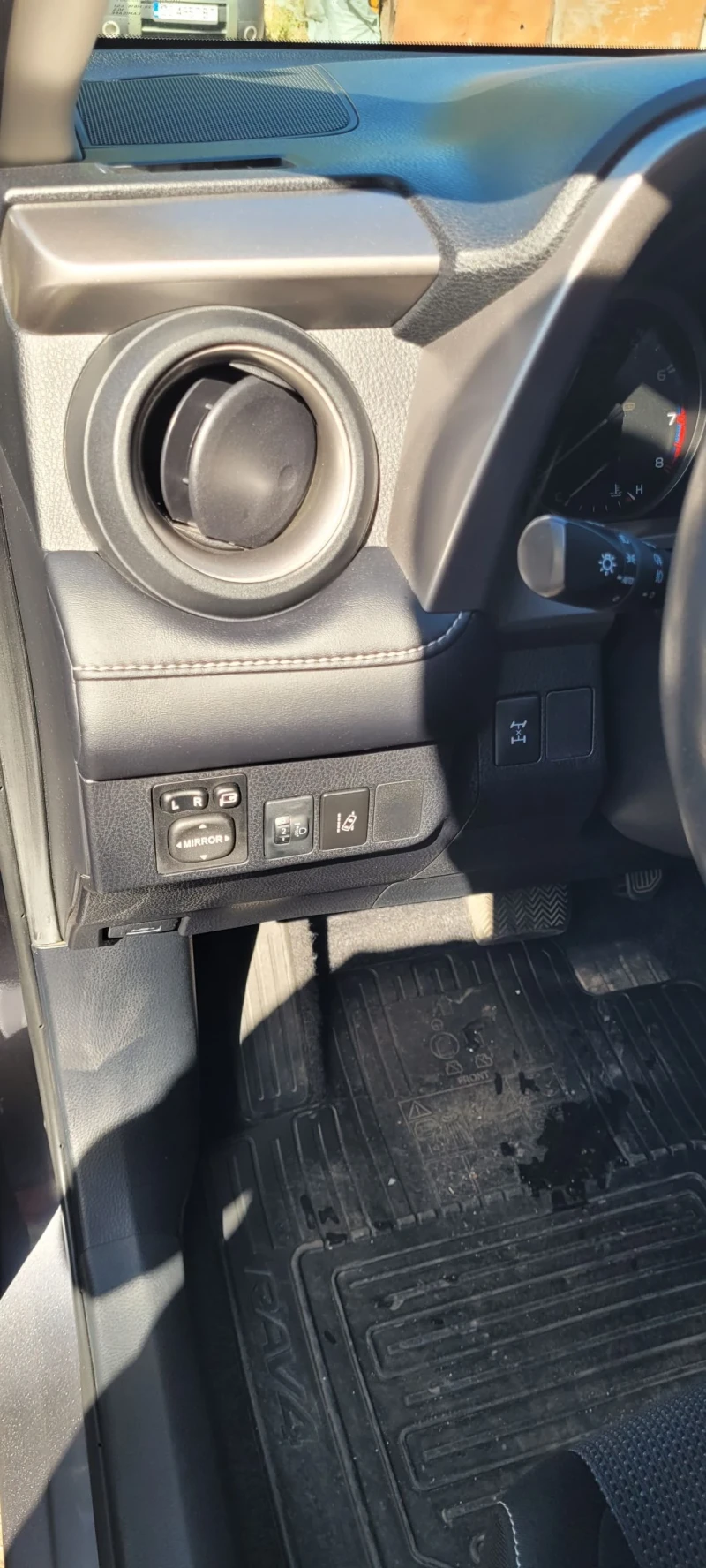 Toyota Rav4, снимка 10 - Автомобили и джипове - 52575549