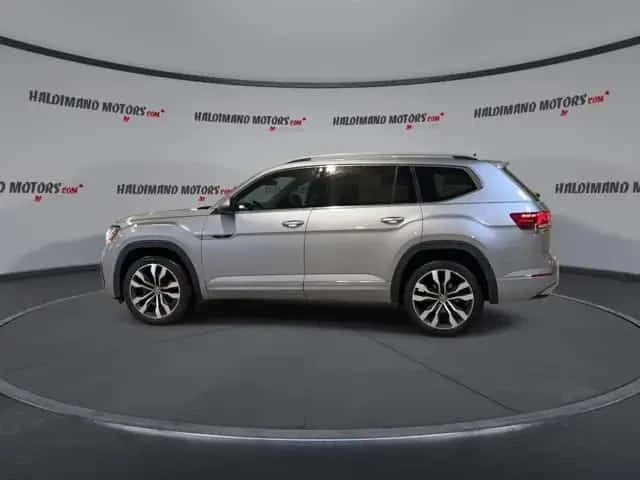 VW Atlas * Execline * ПАНО * ОБДУХВАНЕ * ПОДГРЕВИ * 360 * , снимка 5 - Автомобили и джипове - 54026592