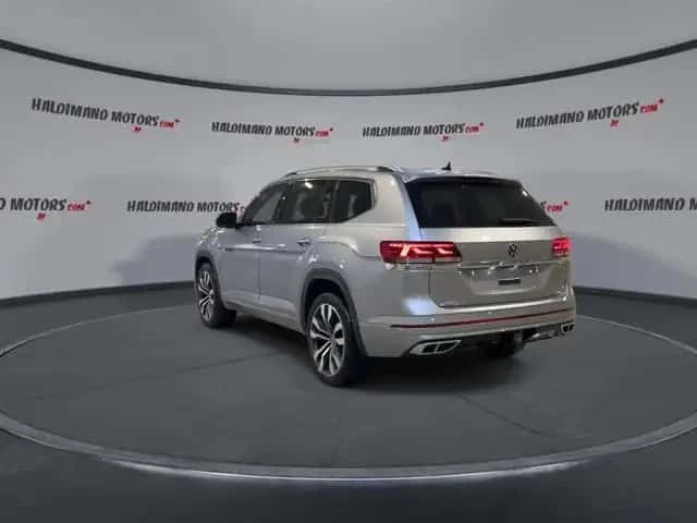VW Atlas * Execline * ПАНО * ОБДУХВАНЕ * ПОДГРЕВИ * 360 * , снимка 6 - Автомобили и джипове - 54026592