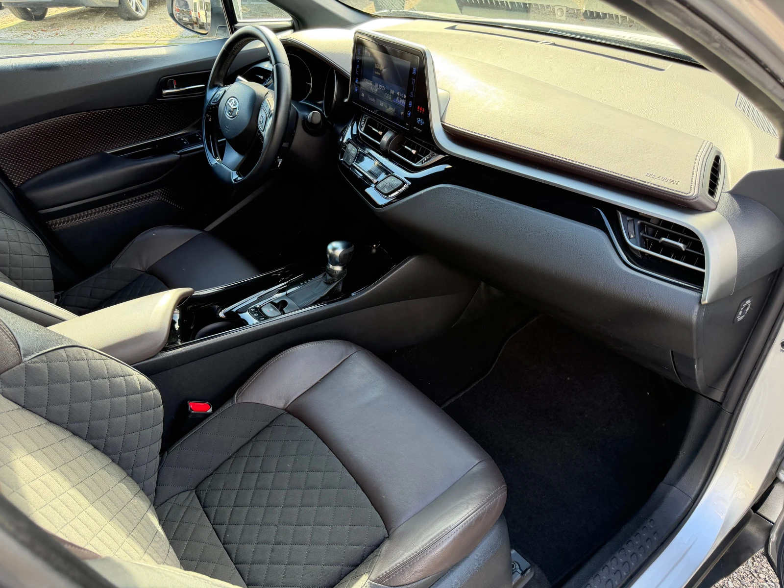 Toyota C-HR 1.8h 122.  Luxury FULL  | Mobile.bg   15