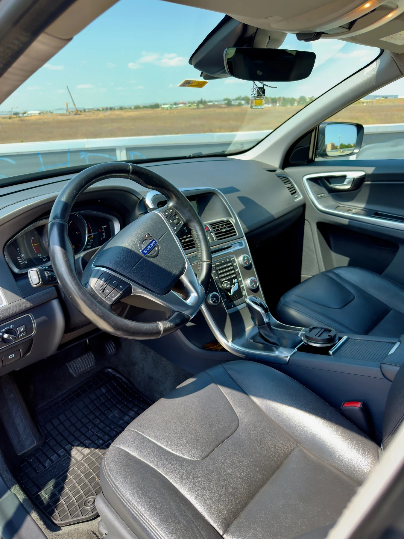 Volvo XC60 D5 , AWD - изображение 6