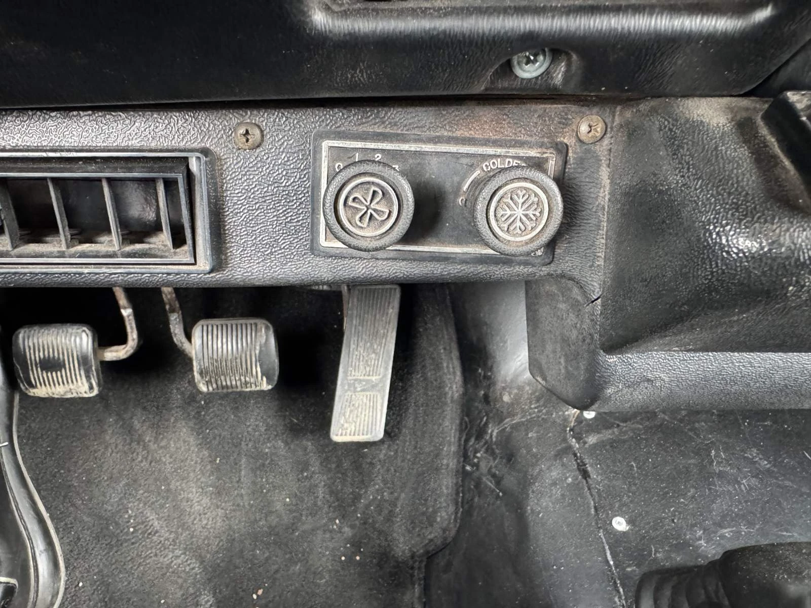 Jeep Wrangler 2.5i YJ, снимка 13 - Автомобили и джипове - 53951044