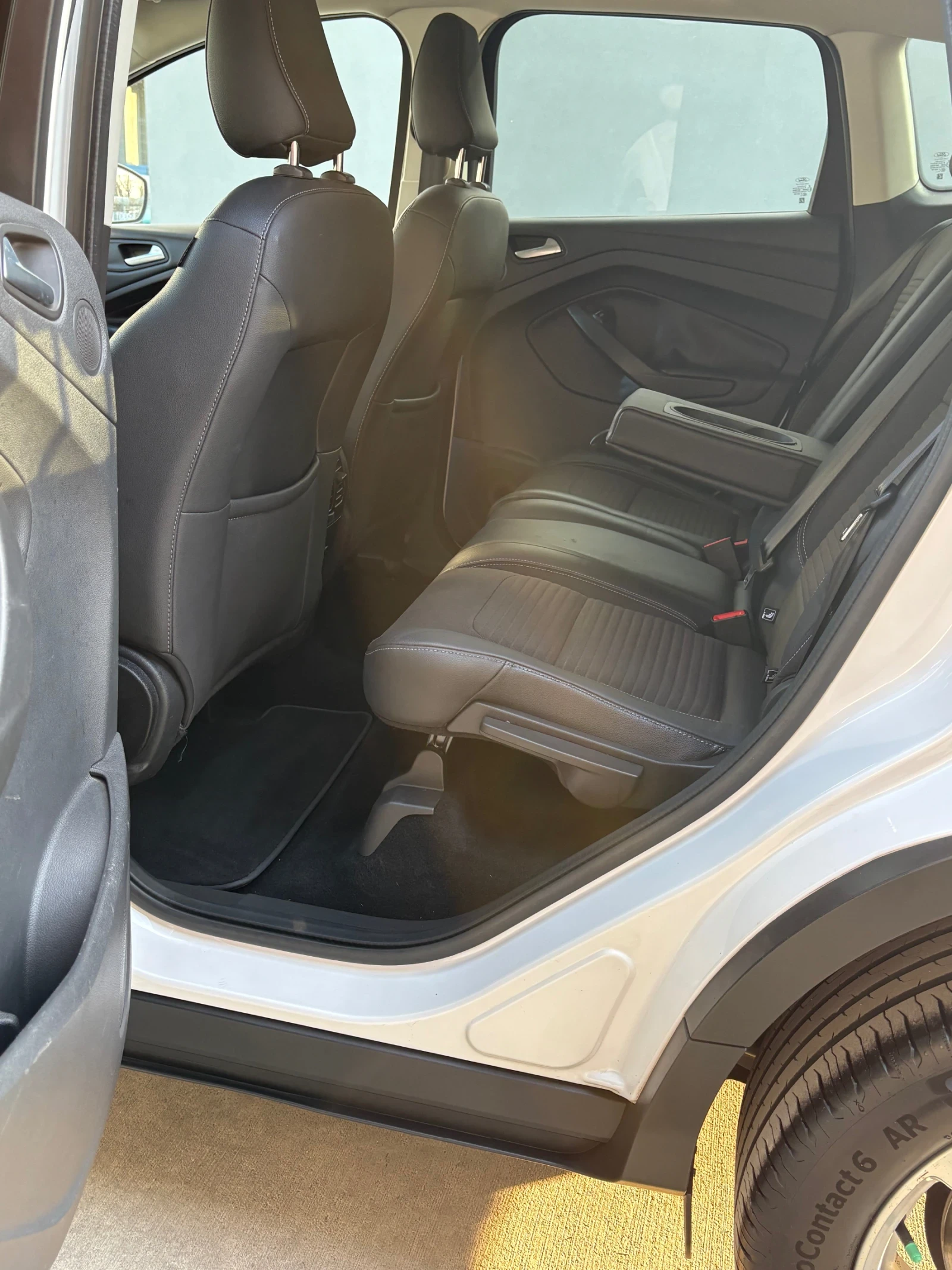 Ford Kuga Titanium 2.0 diesel 150ck Euro6 Automatic 127x km!, снимка 14 - Автомобили и джипове - 54000271