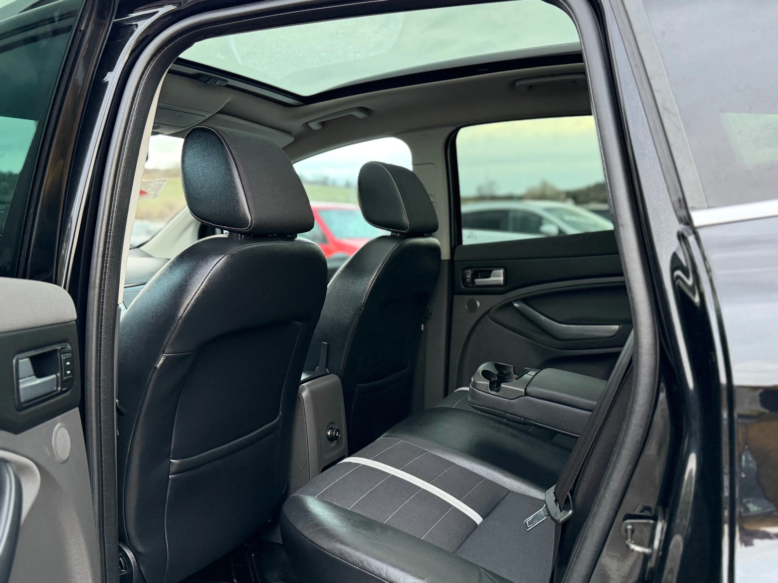 Ford Kuga * 169 ХИЛЯДИ* ИТАЛИЯ* ПАНОРАМА* TITANIUM* , снимка 10 - Автомобили и джипове - 54035240