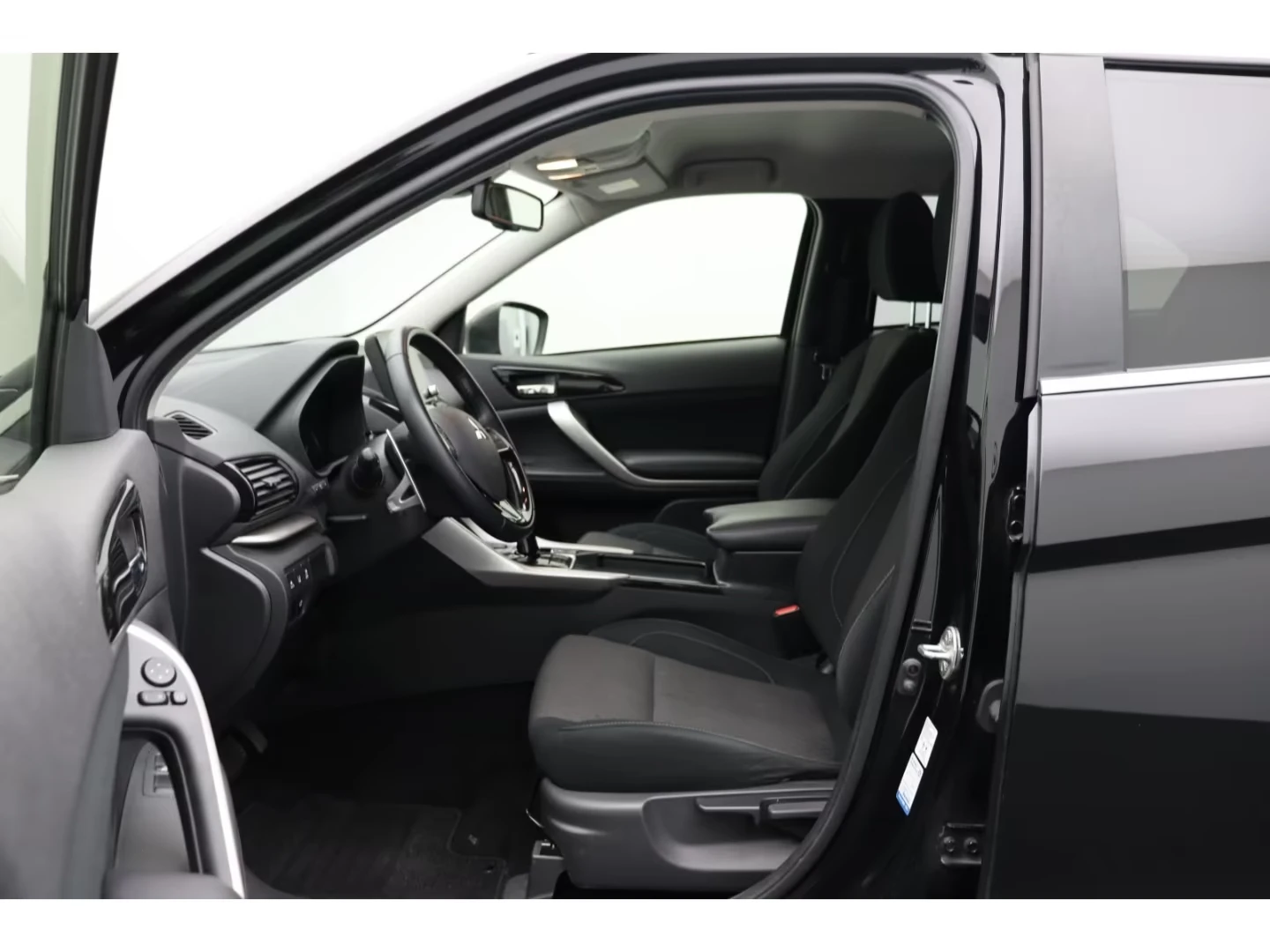 Mitsubishi Eclipse Cross 188HP/PLUG-IN/4x4/carplay/TOP, снимка 9 - Автомобили и джипове - 54554011