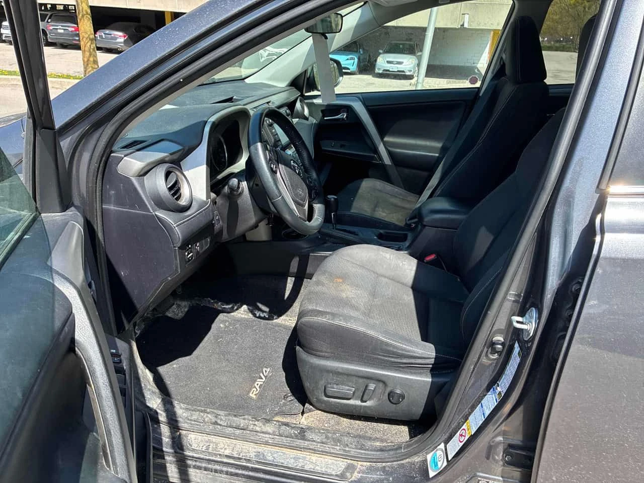Toyota Rav4 * XLE* АВТОФИНАНСИРАНЕ БЕЗ ПЪРВОНАЧАЛНА ВНОСКА* , снимка 5 - Автомобили и джипове - 54589644