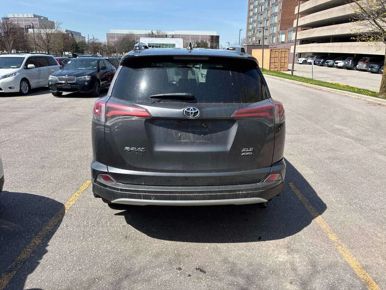 Toyota Rav4 * XLE* АВТОФИНАНСИРАНЕ БЕЗ ПЪРВОНАЧАЛНА ВНОСКА* , снимка 4 - Автомобили и джипове - 54589644