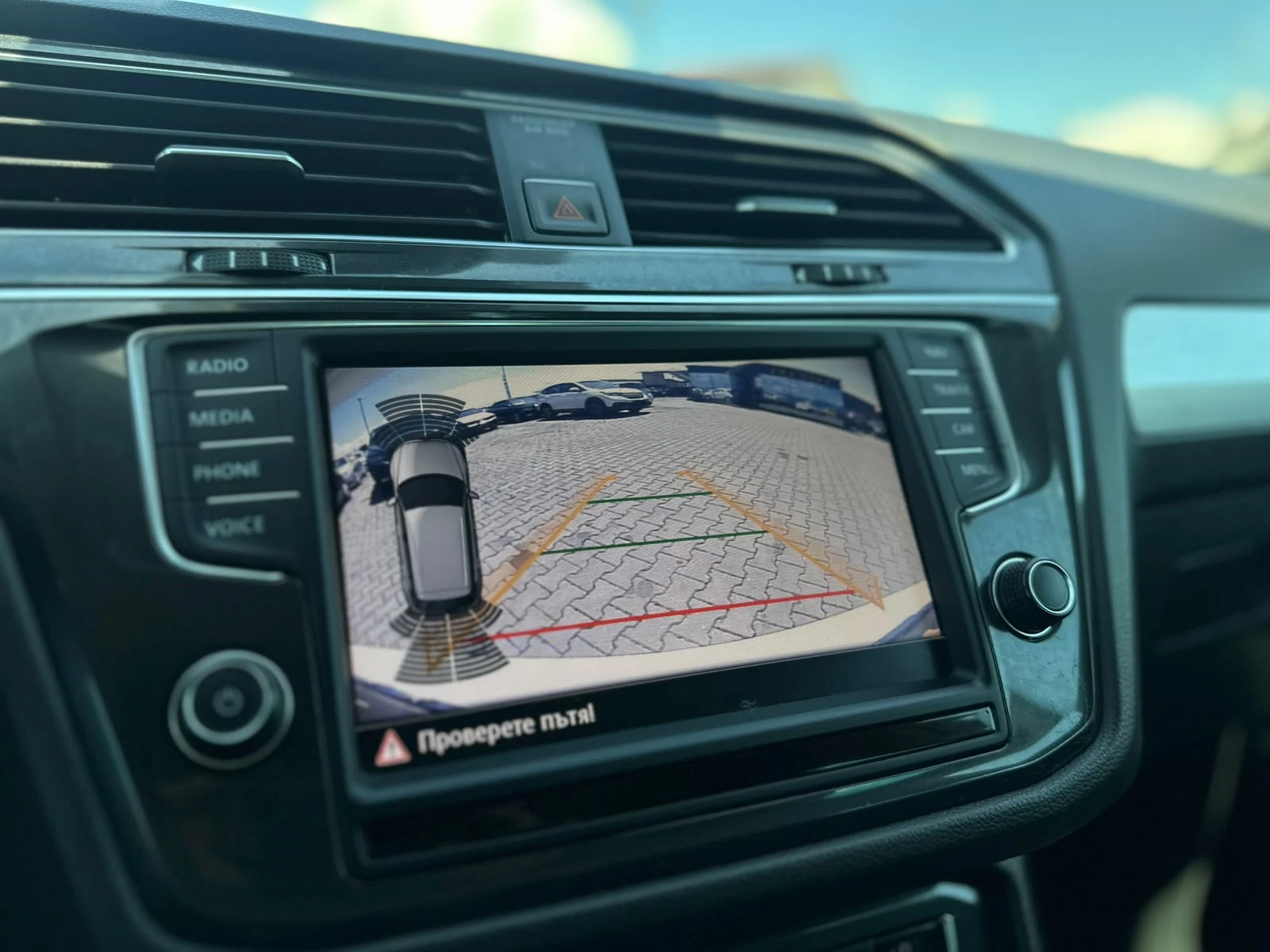 VW Tiguan / 2.0TDI / 150 HP / TOP / , снимка 15 - Автомобили и джипове - 54853894