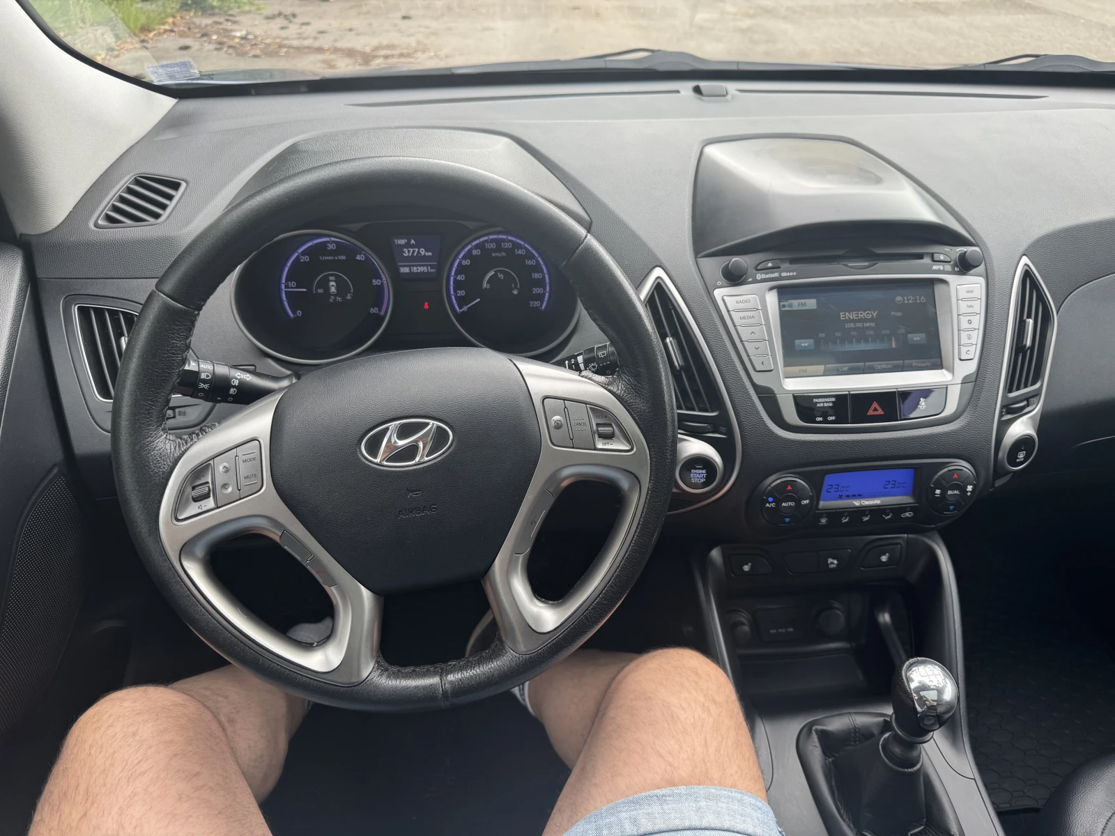 Hyundai IX35 2.0 CRDI LUX, снимка 12 - Автомобили и джипове - 54882121