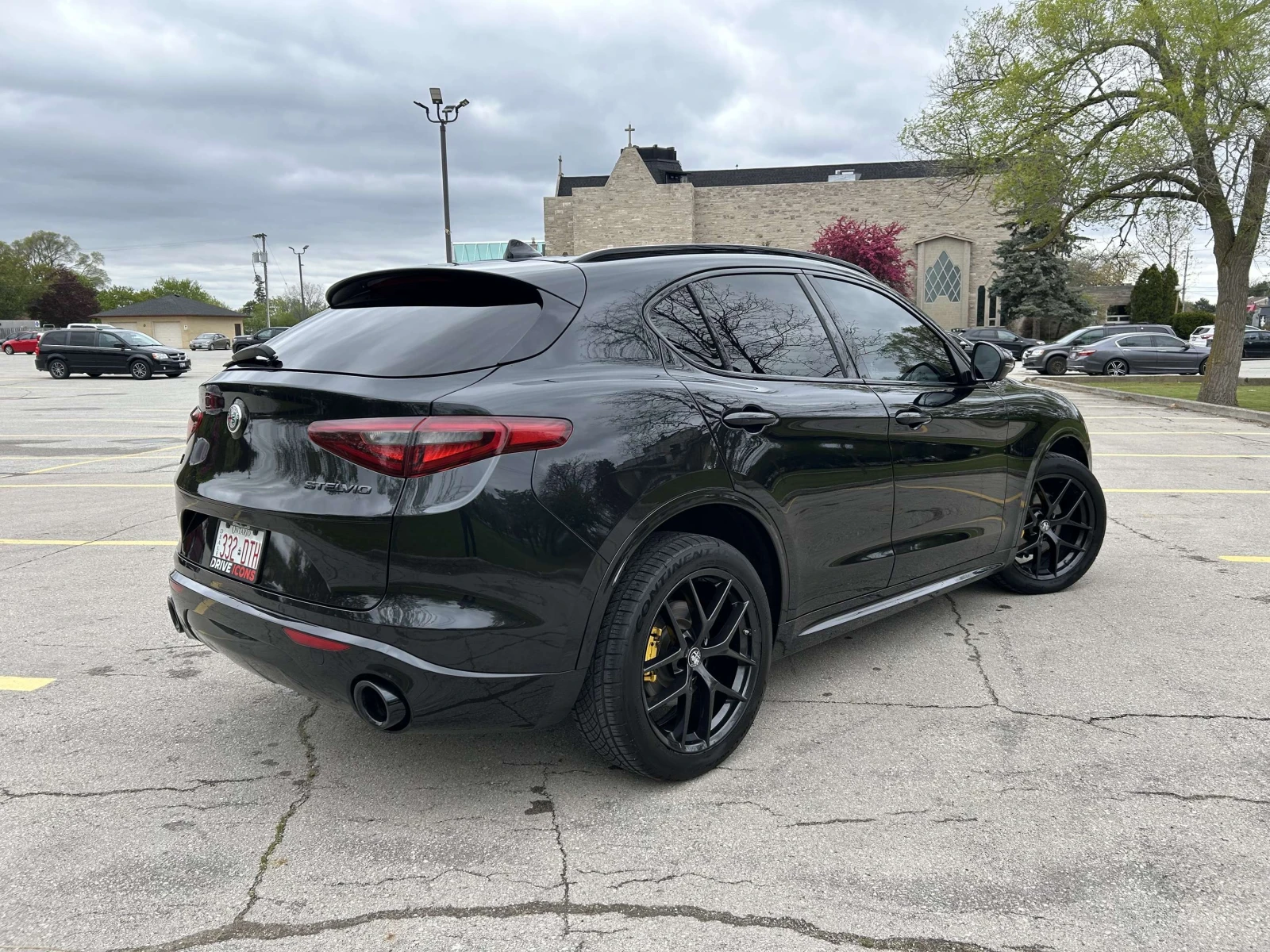 Alfa Romeo Stelvio Ti Sport / ЛИЗИНГ / ЦЕНА до БГ, снимка 4 - Автомобили и джипове - 55344106